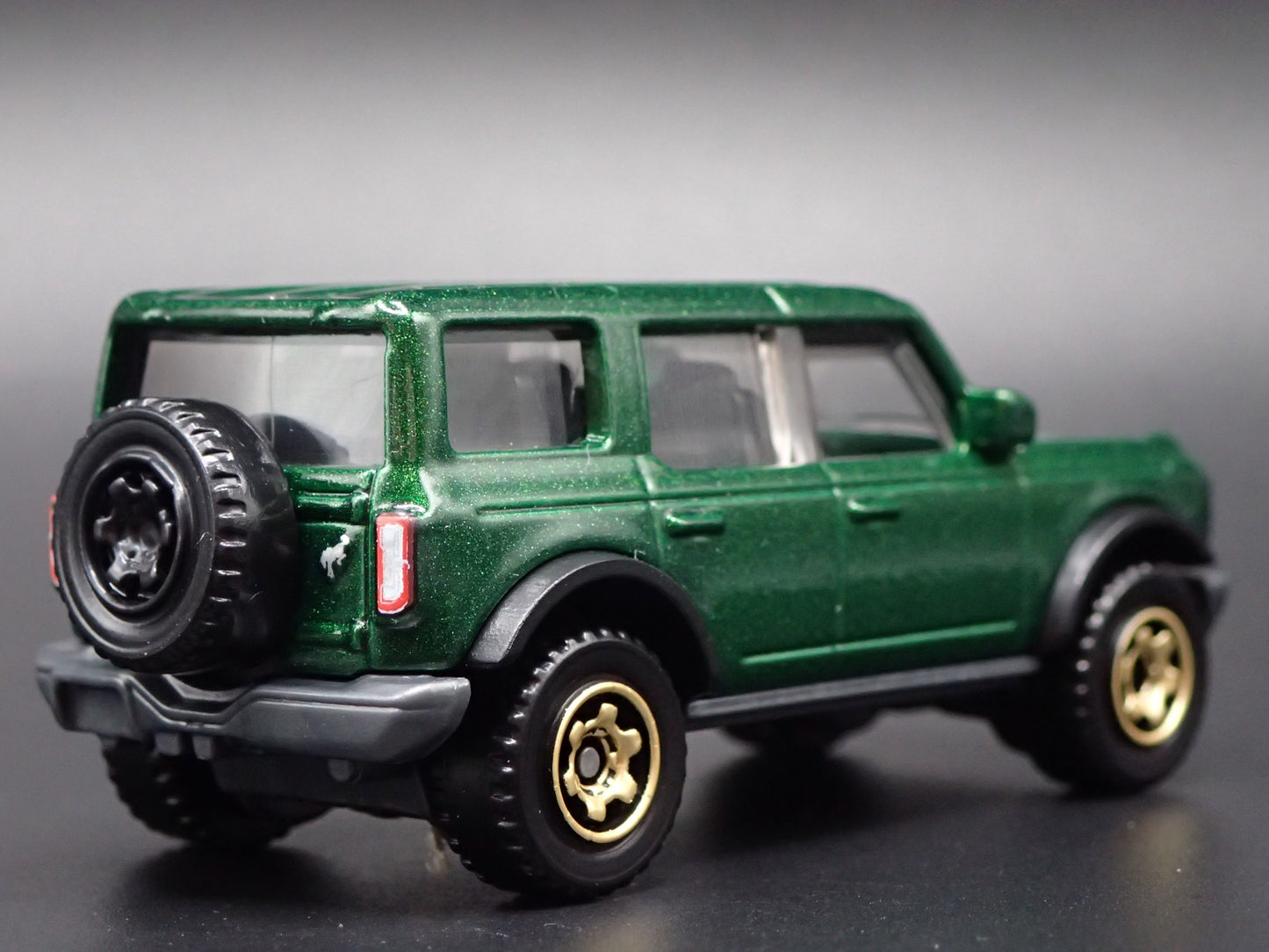 2021-2025 FORD BRONCO 4 FOUR DOOR GREEN 1:64 SCALE DIORAMA DIECAST MODEL CAR