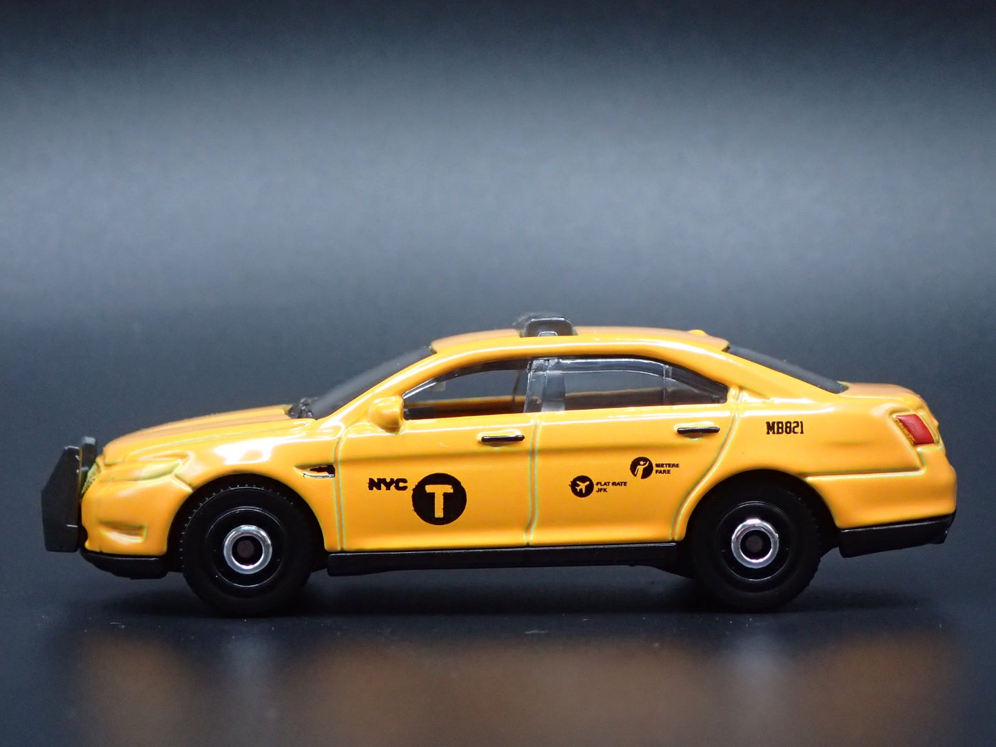 2013-2020 FORD POLICE INTERCEPTOR NYC TAXI CAB 1/64 SCALE DIECAST MODEL CAR