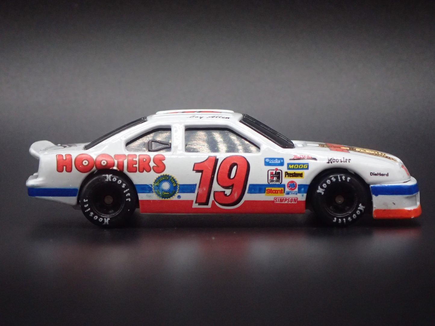 1994 FORD THUNDERBIRD 19 LOY ALLEN HOOTERS NASCAR 1:64 SCALE DIECAST MODEL CAR