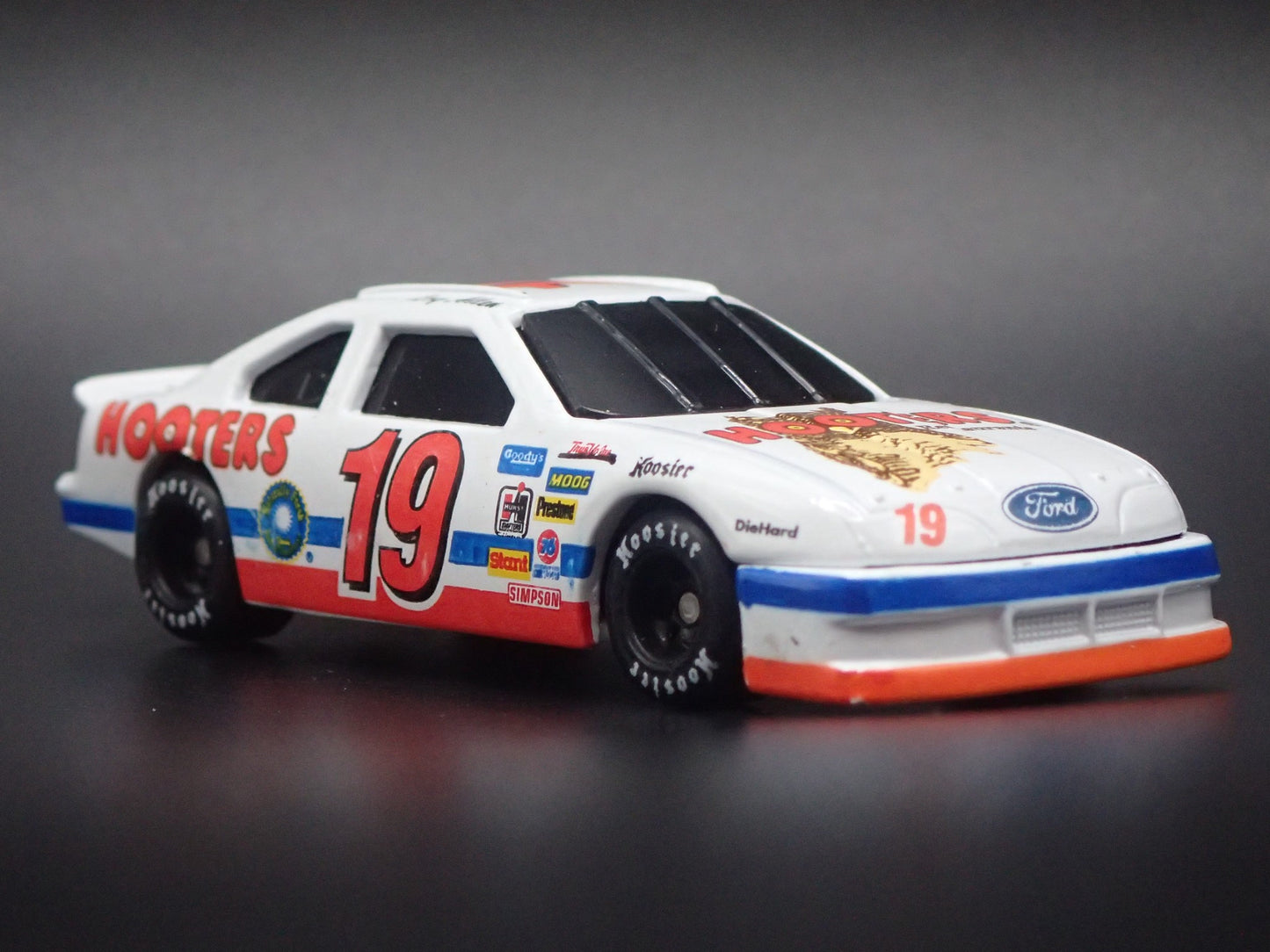 1994 FORD THUNDERBIRD 19 LOY ALLEN HOOTERS NASCAR 1:64 SCALE DIECAST MODEL CAR