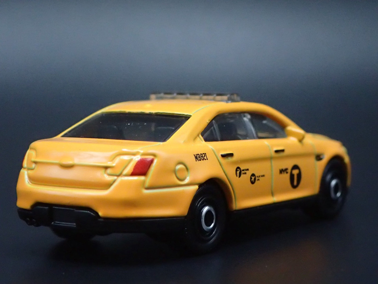 2013-2020 FORD POLICE INTERCEPTOR NYC TAXI CAB 1/64 SCALE DIECAST MODEL CAR