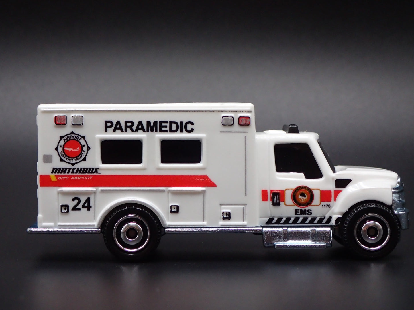 INTERNATIONAL TERRASTAR PARAMEDIC AMBULANCE EMS 1/64 MB SCALE DIECAST MODEL CAR