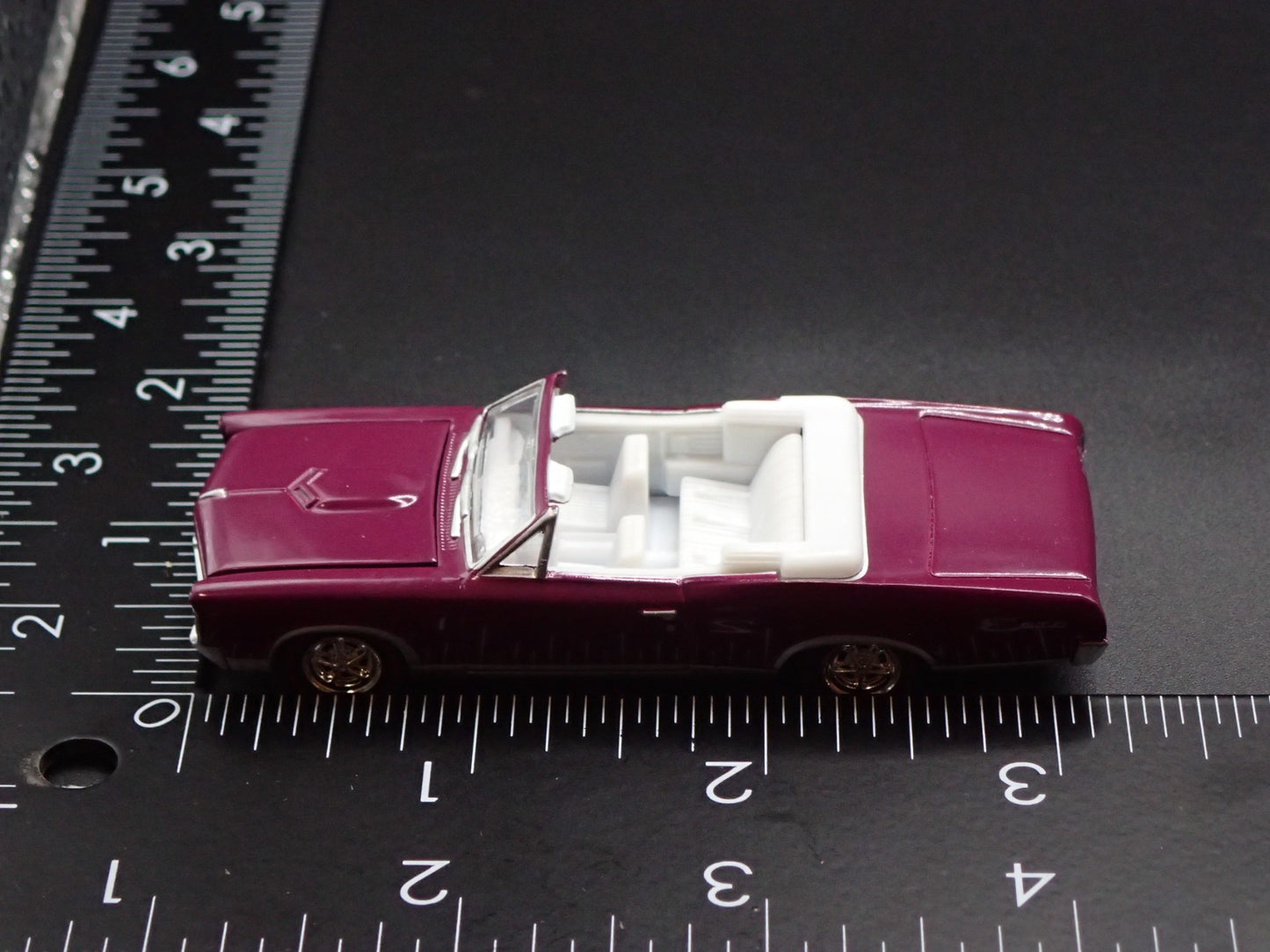 1967 67 PONTIAC GTO CONVERTIBLE PURPLE 1/64 SCALE COLLECTIBLE DIECAST MODEL CAR