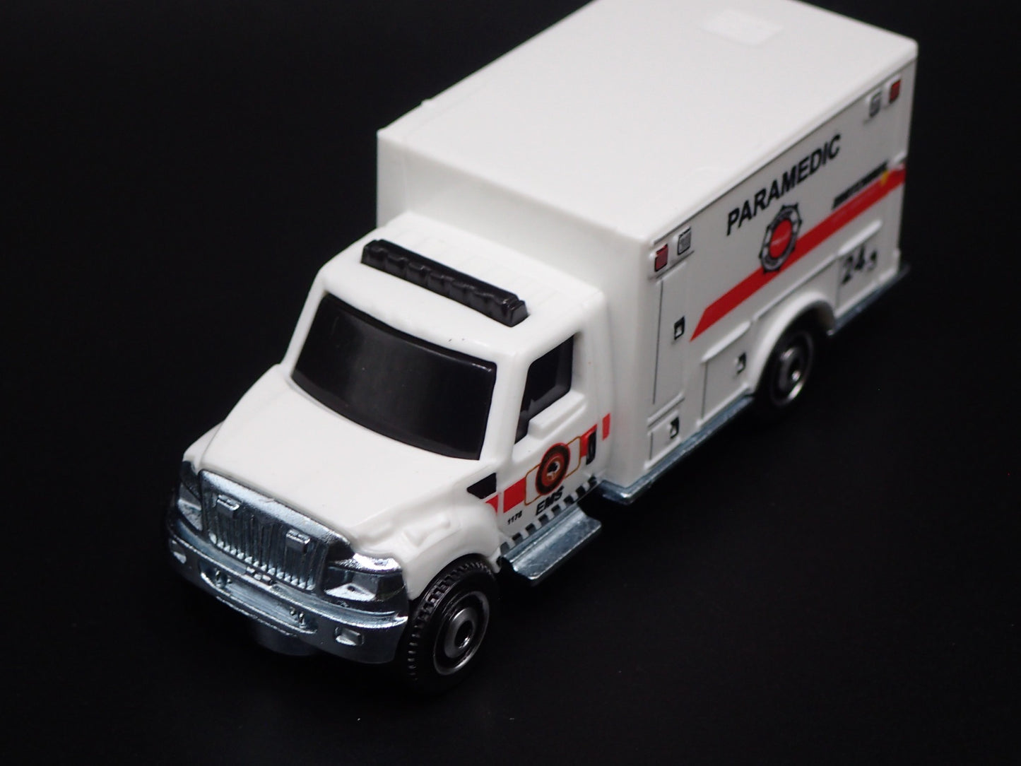 INTERNATIONAL TERRASTAR PARAMEDIC AMBULANCE EMS 1/64 MB SCALE DIECAST MODEL CAR