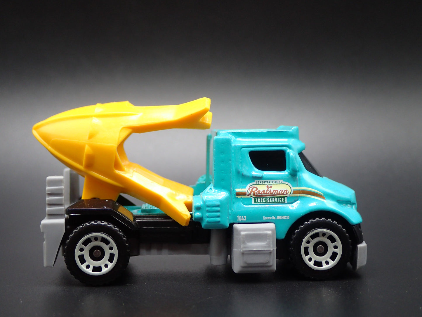 TREE SPADE TRUCK TRANSPLANTER CONSTRUCTION 1:64 SCALE DIORAMA DIECAST MODEL CAR