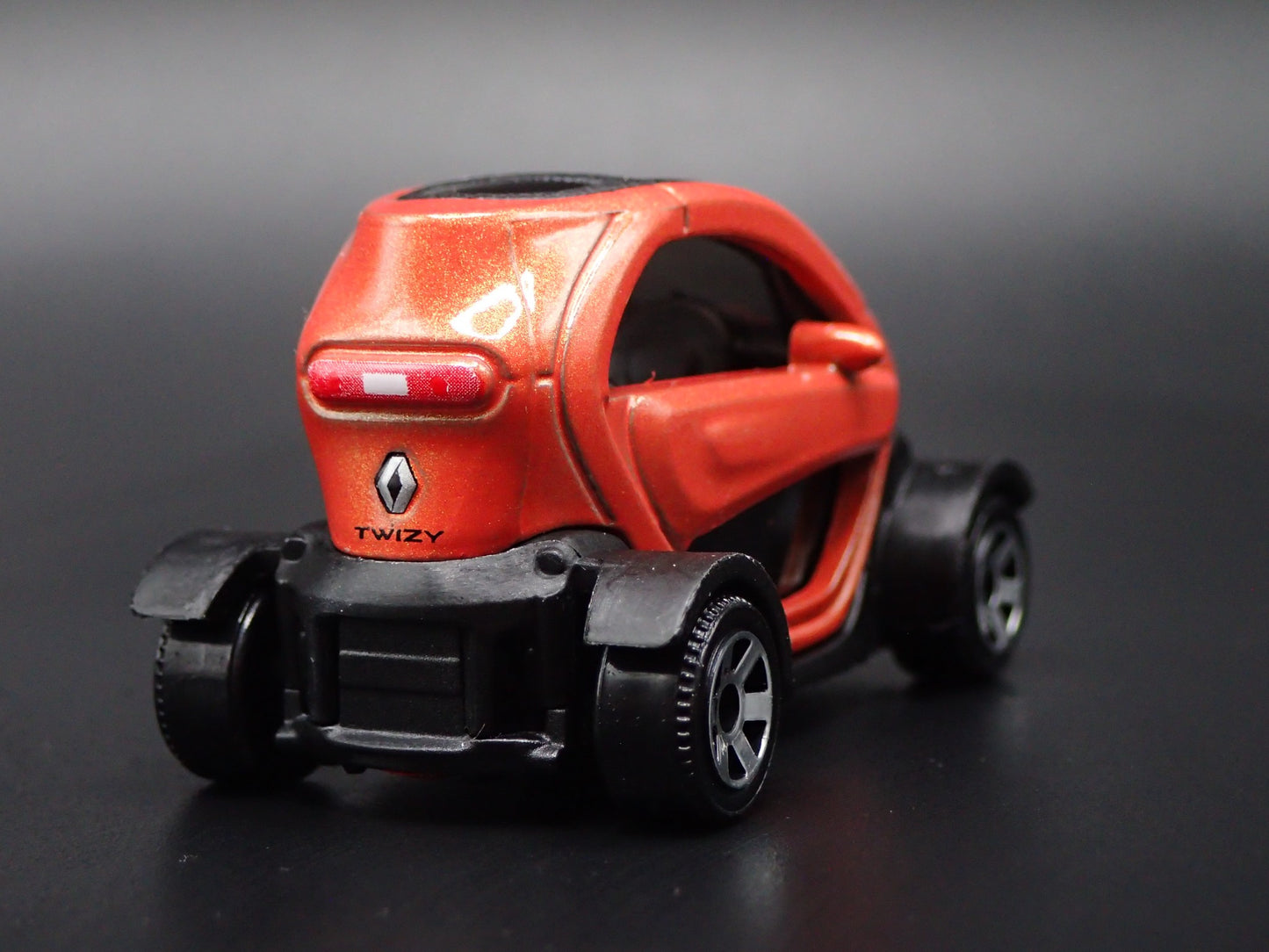 2012-2023 RENAULT TWIZY ORANGE 1:64 SCALE COLLECTIBLE DIORAMA DIECAST MODEL CAR