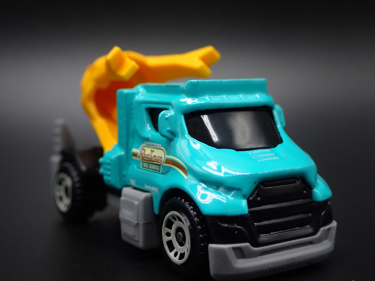 TREE SPADE TRUCK TRANSPLANTER CONSTRUCTION 1:64 SCALE DIORAMA DIECAST MODEL CAR