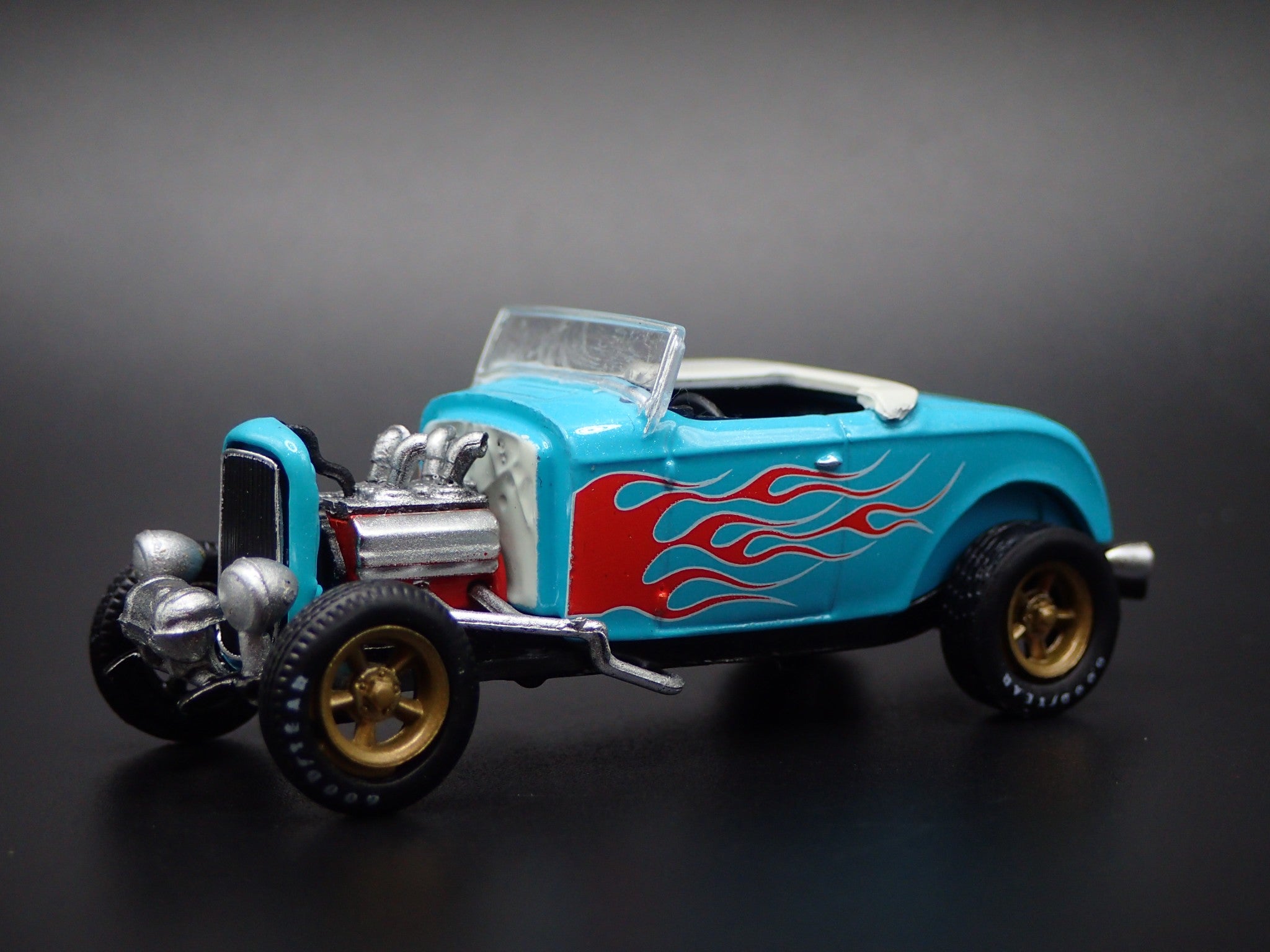 1932 32 FORD ROADSTER HOT ROD TEAL w FLAMES 1:64 SCALE DIORAMA DIECAST ...