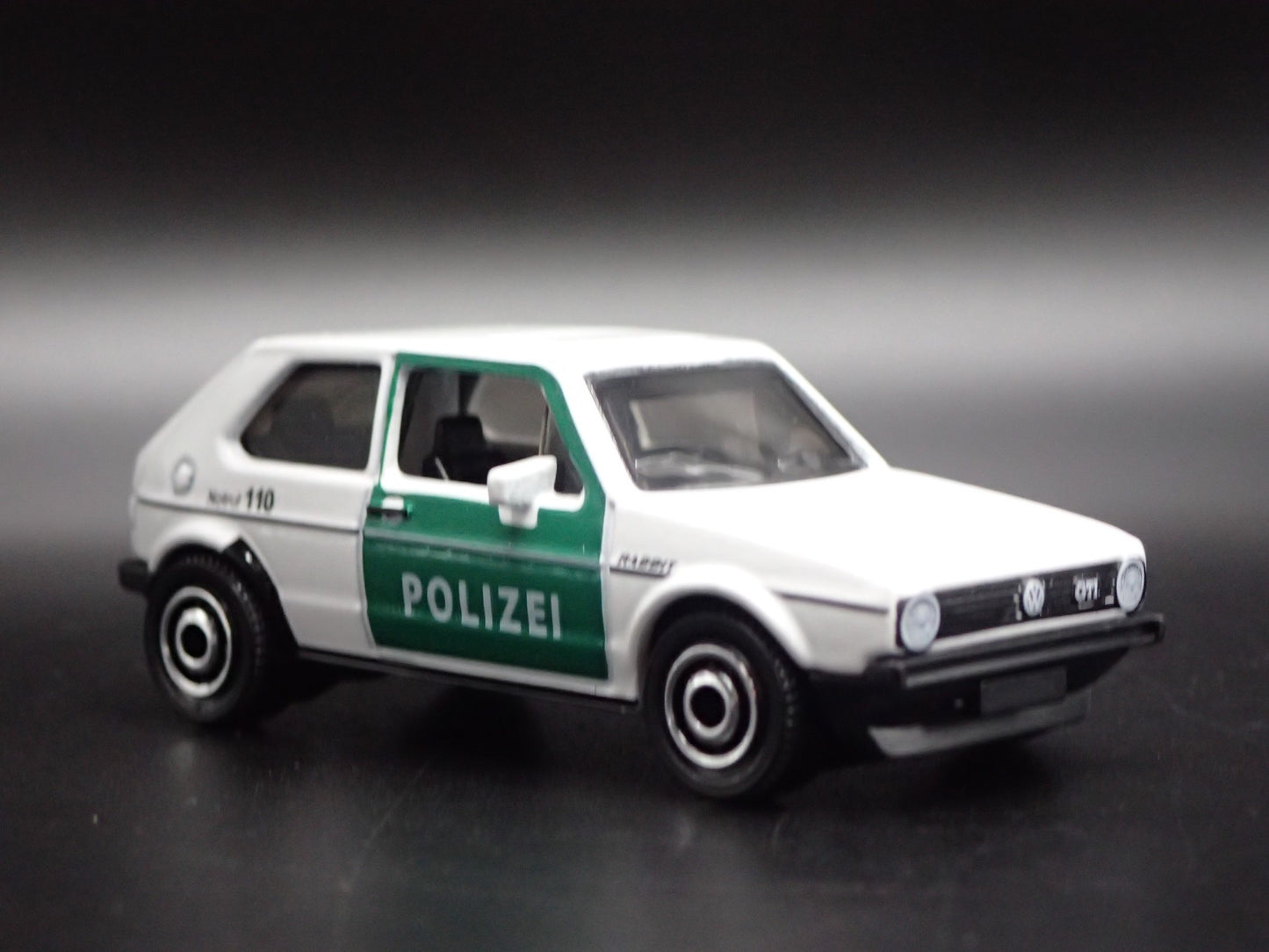 1976 76 VW VOLKSWAGEN GOLF MK1 POLIZEI 1:64 SCALE DIORAMA DIECAST MODEL CAR