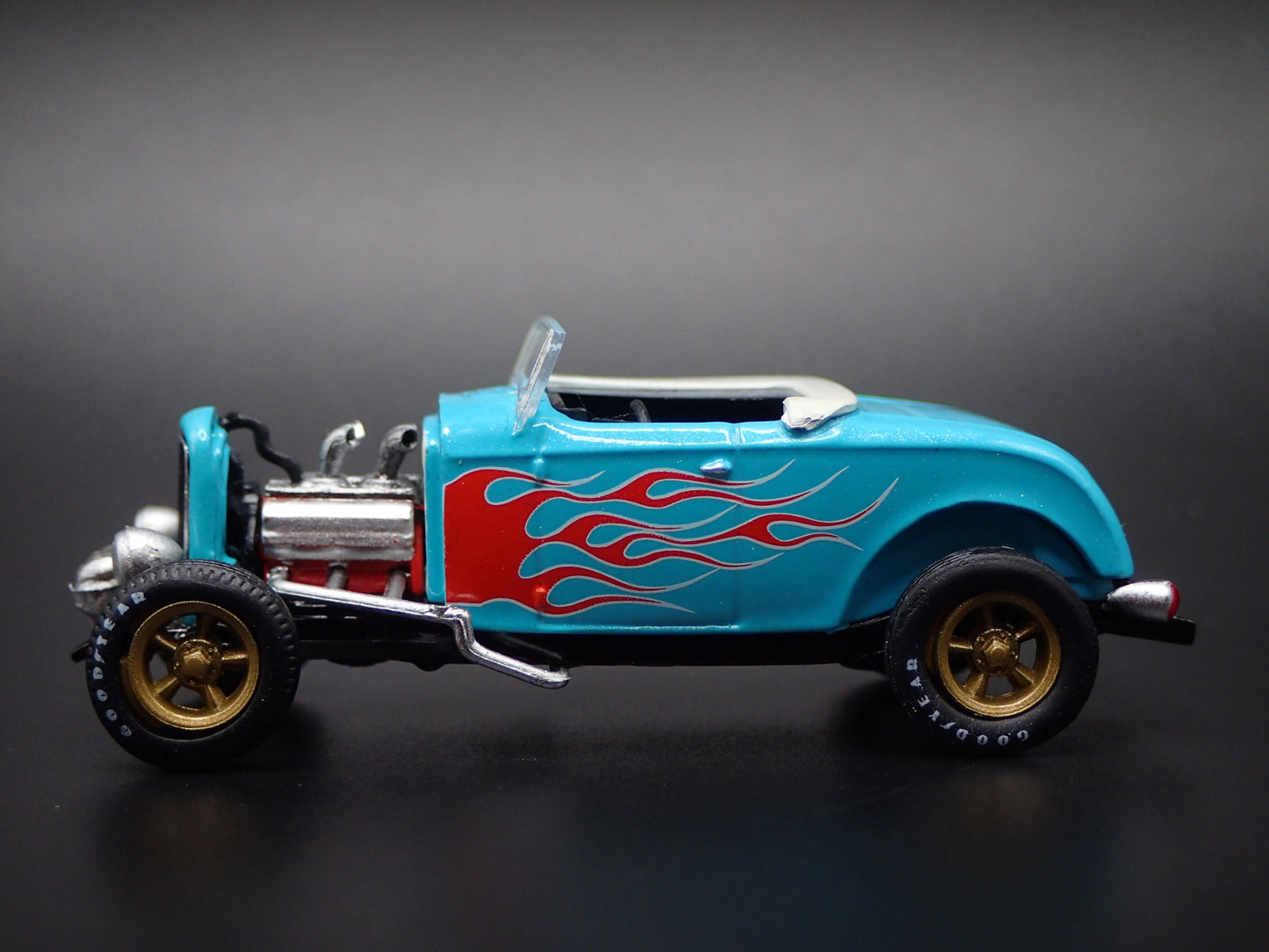 1932 32 FORD ROADSTER HOT ROD TEAL w FLAMES 1:64 SCALE DIORAMA DIECAST MODEL CAR