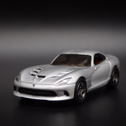 2013-2017 DODGE VIPER SRT SILVER RARE 1/64 SCALE COLLECTIBLE DIECAST MODEL CAR