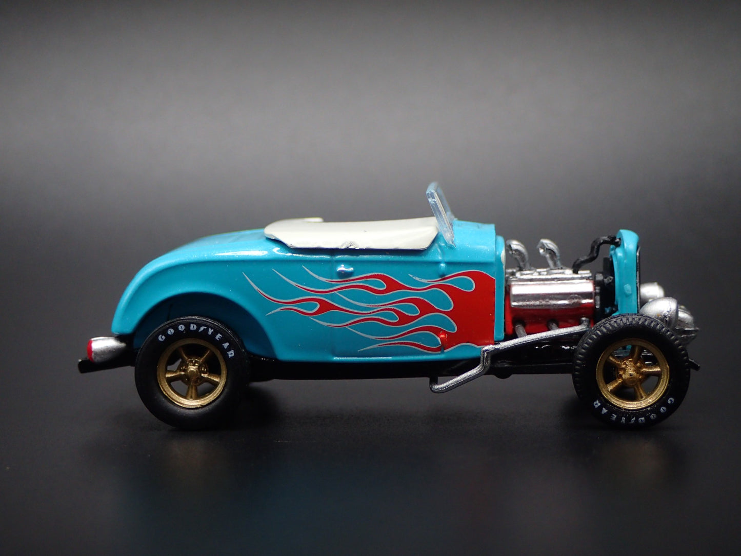 1932 32 FORD ROADSTER HOT ROD TEAL w FLAMES 1:64 SCALE DIORAMA DIECAST MODEL CAR