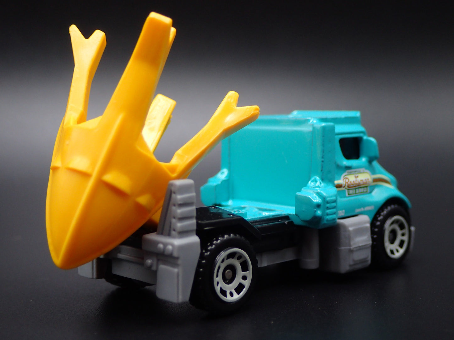 TREE SPADE TRUCK TRANSPLANTER CONSTRUCTION 1:64 SCALE DIORAMA DIECAST MODEL CAR