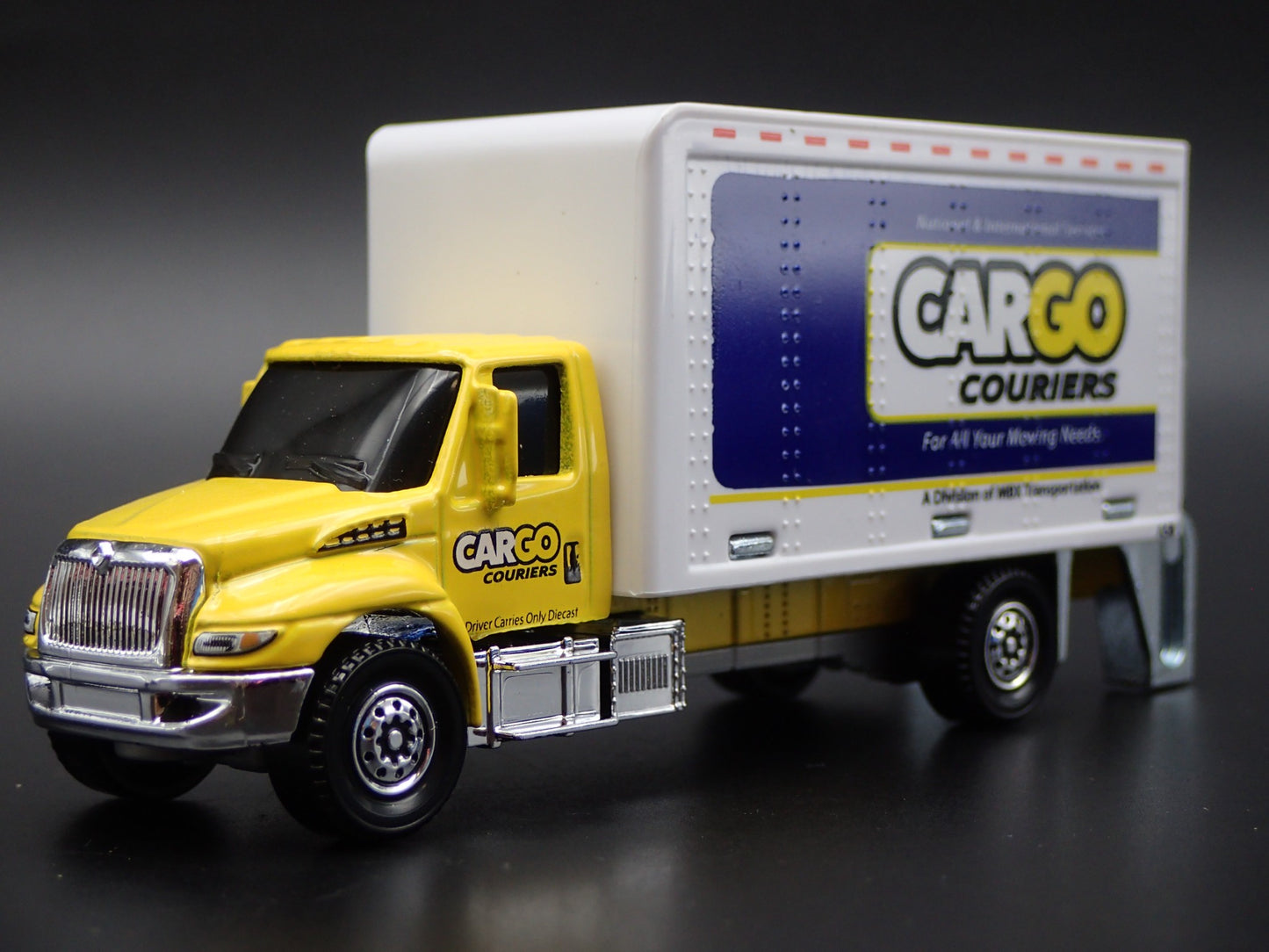 INTERNATIONAL DURASTAR BOX TRUCK w LIFTGATE 1/64 MB SCALE  DIORAMA DIECAST MODEL