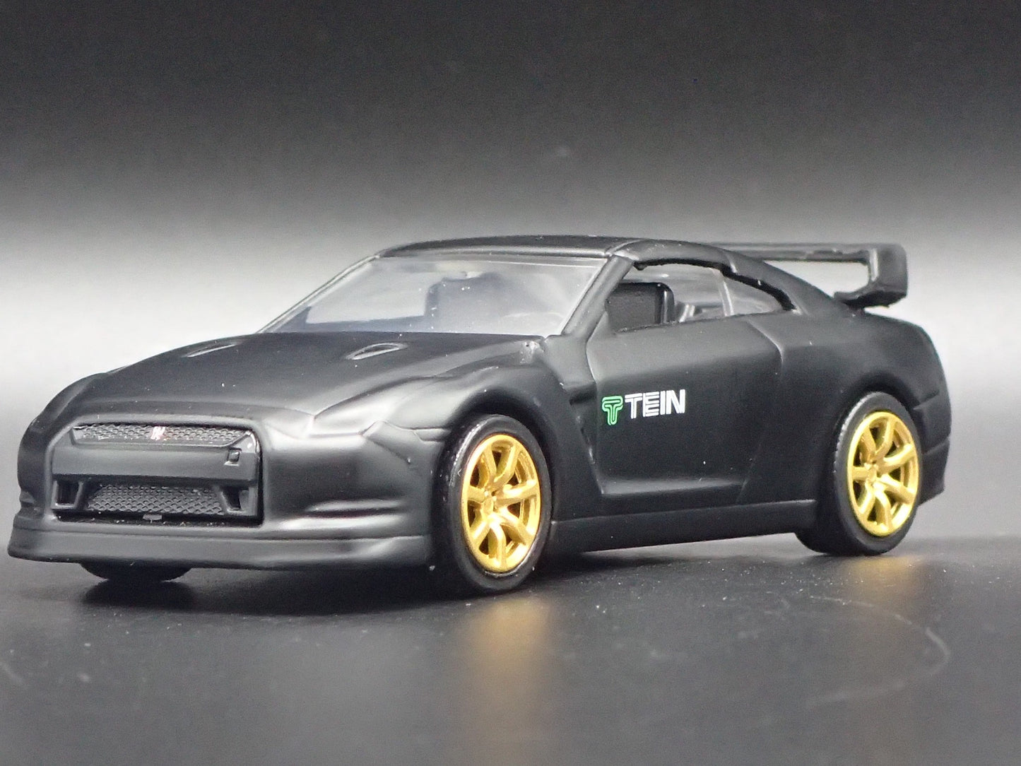2007-2025 NISSAN GTR R35 SKYLINE TEIN BLACK 1:64 SCALE DIORAMA DIECAST MODEL CAR