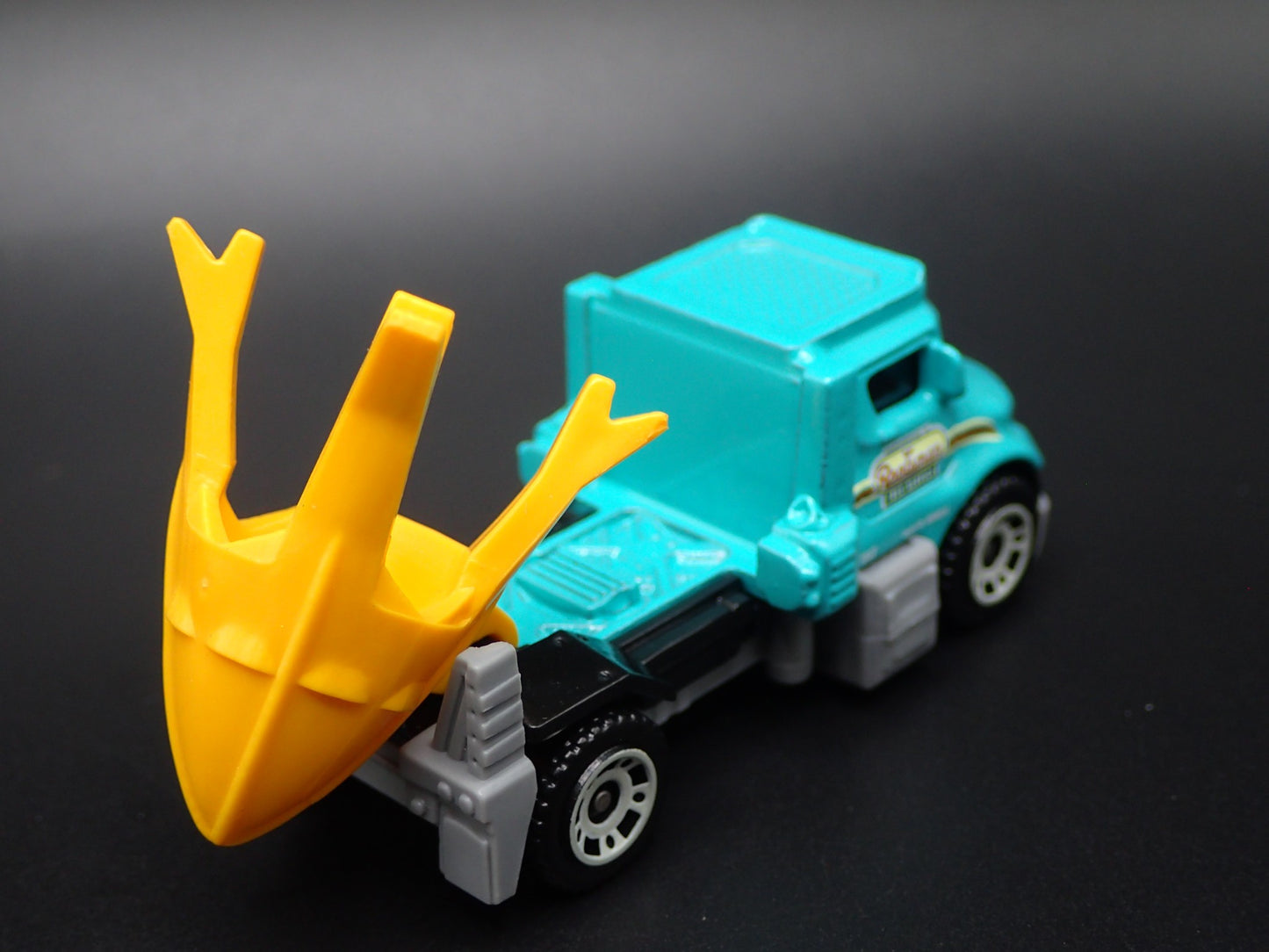 TREE SPADE TRUCK TRANSPLANTER CONSTRUCTION 1:64 SCALE DIORAMA DIECAST MODEL CAR