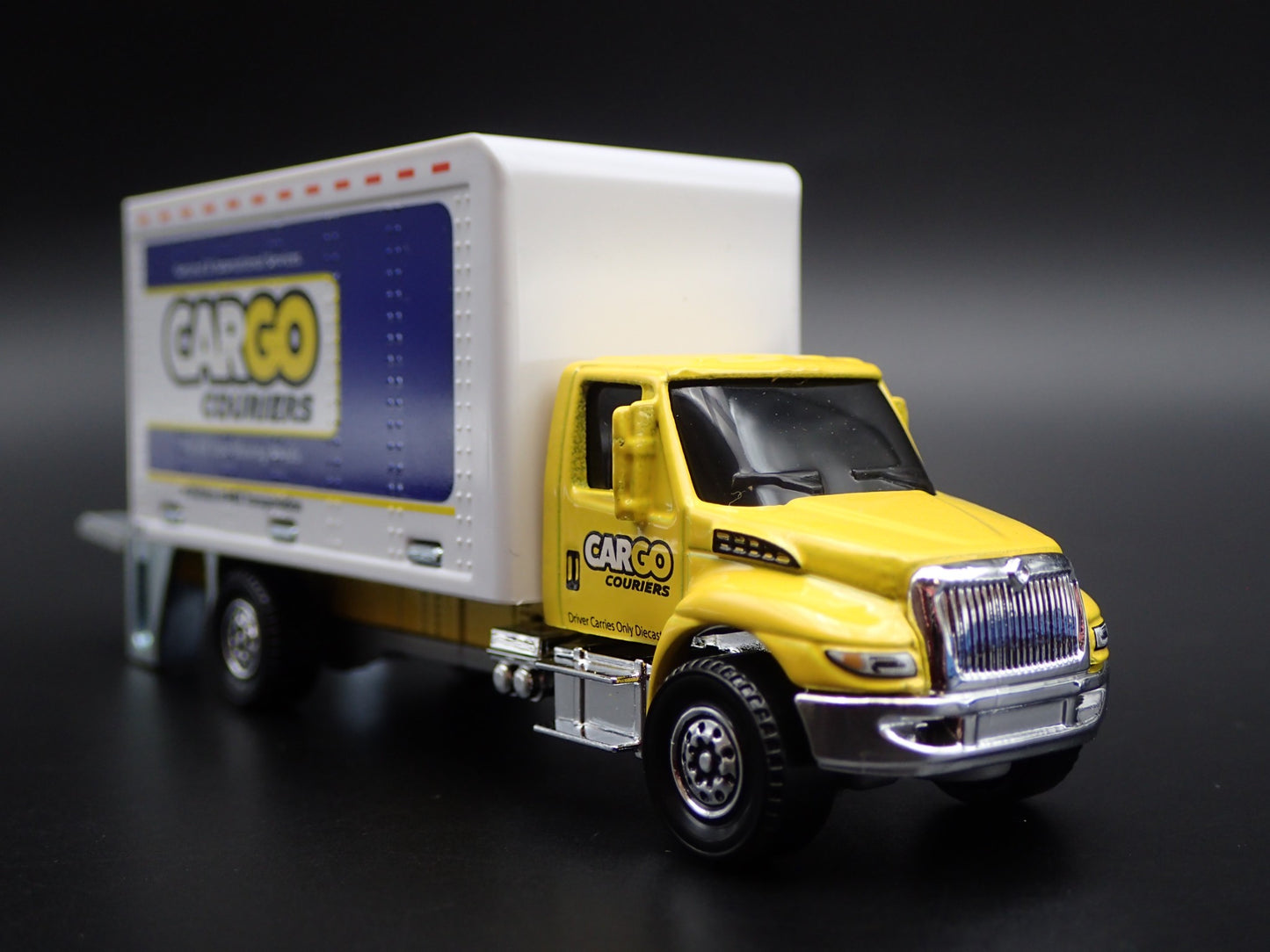 INTERNATIONAL DURASTAR BOX TRUCK w LIFTGATE 1/64 MB SCALE  DIORAMA DIECAST MODEL