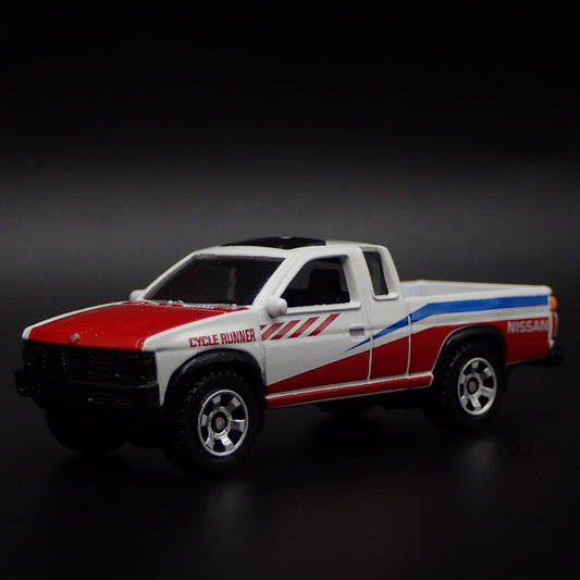 1995 95 NISSAN HARDBODY PICKUP TRUCK D21 W HITCH 1:64 SCALE DIECAST MODEL CAR