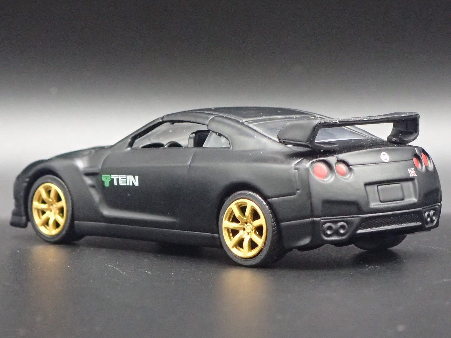 2007-2025 NISSAN GTR R35 SKYLINE TEIN BLACK 1:64 SCALE DIORAMA DIECAST MODEL CAR