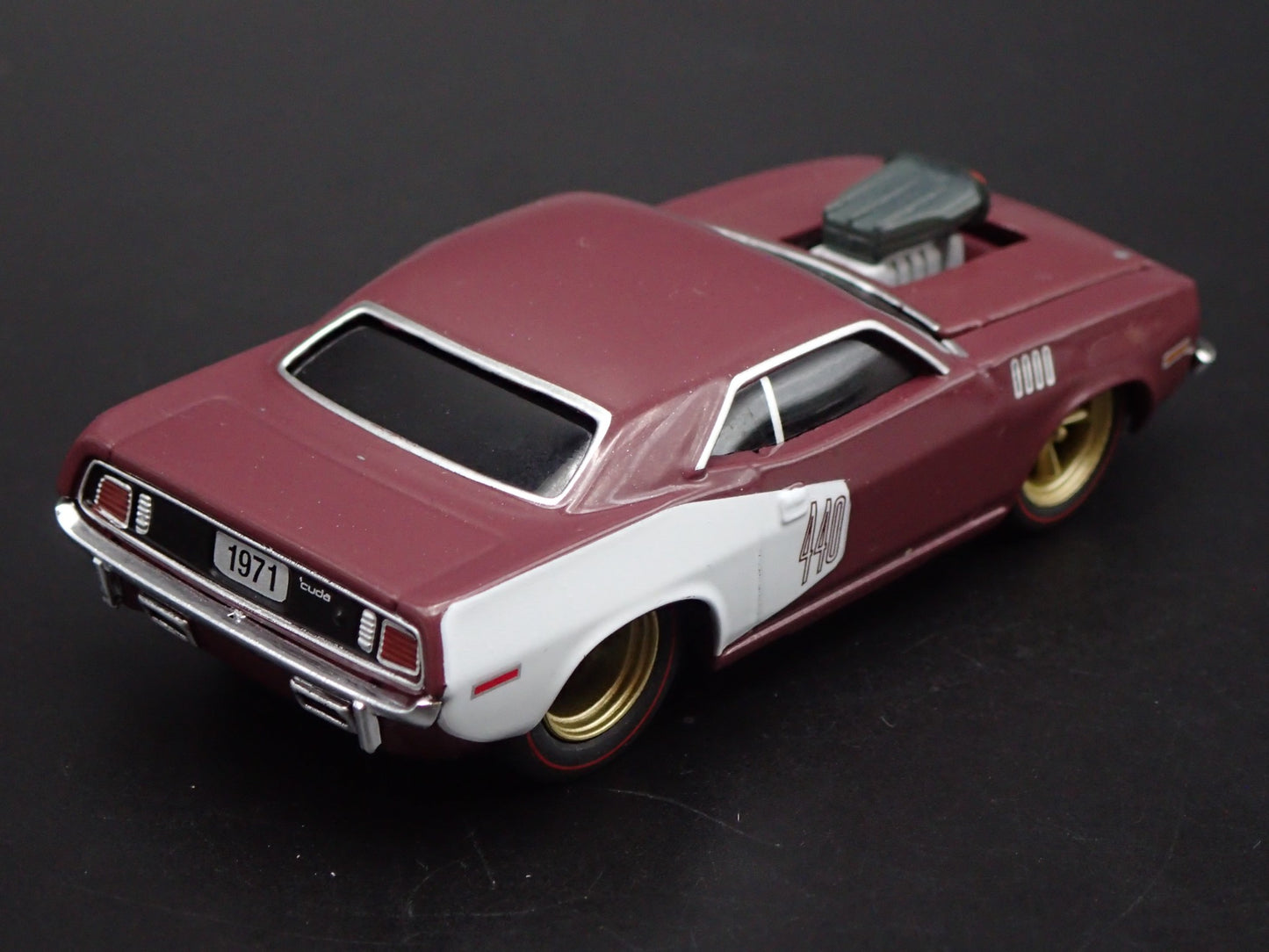 1971 71 PLYMOUTH CUDA 440 RARE 1:64 SCALE COLLECTIBLE DIORAMA DIECAST MODEL CAR