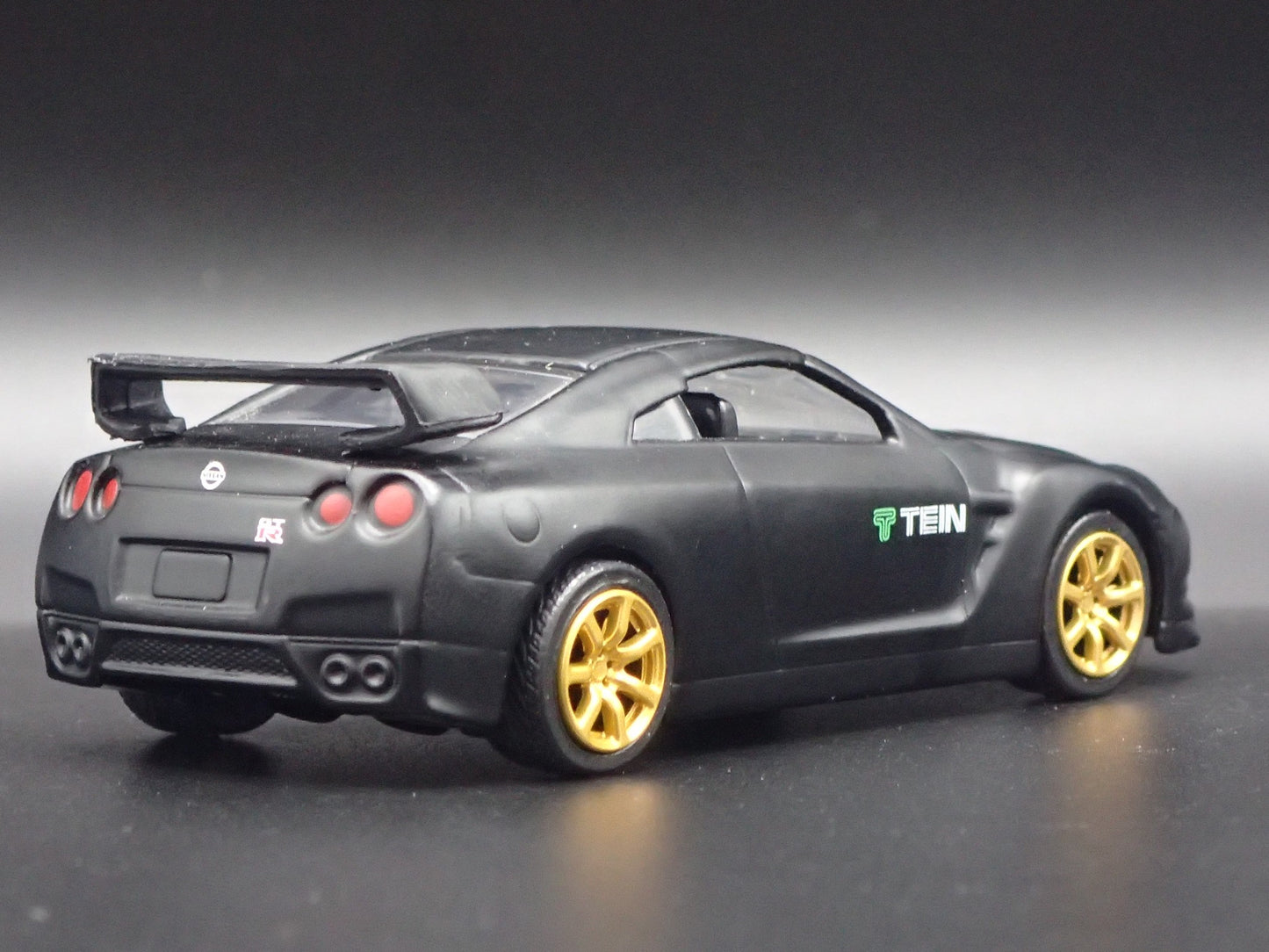 2007-2025 NISSAN GTR R35 SKYLINE TEIN BLACK 1:64 SCALE DIORAMA DIECAST MODEL CAR