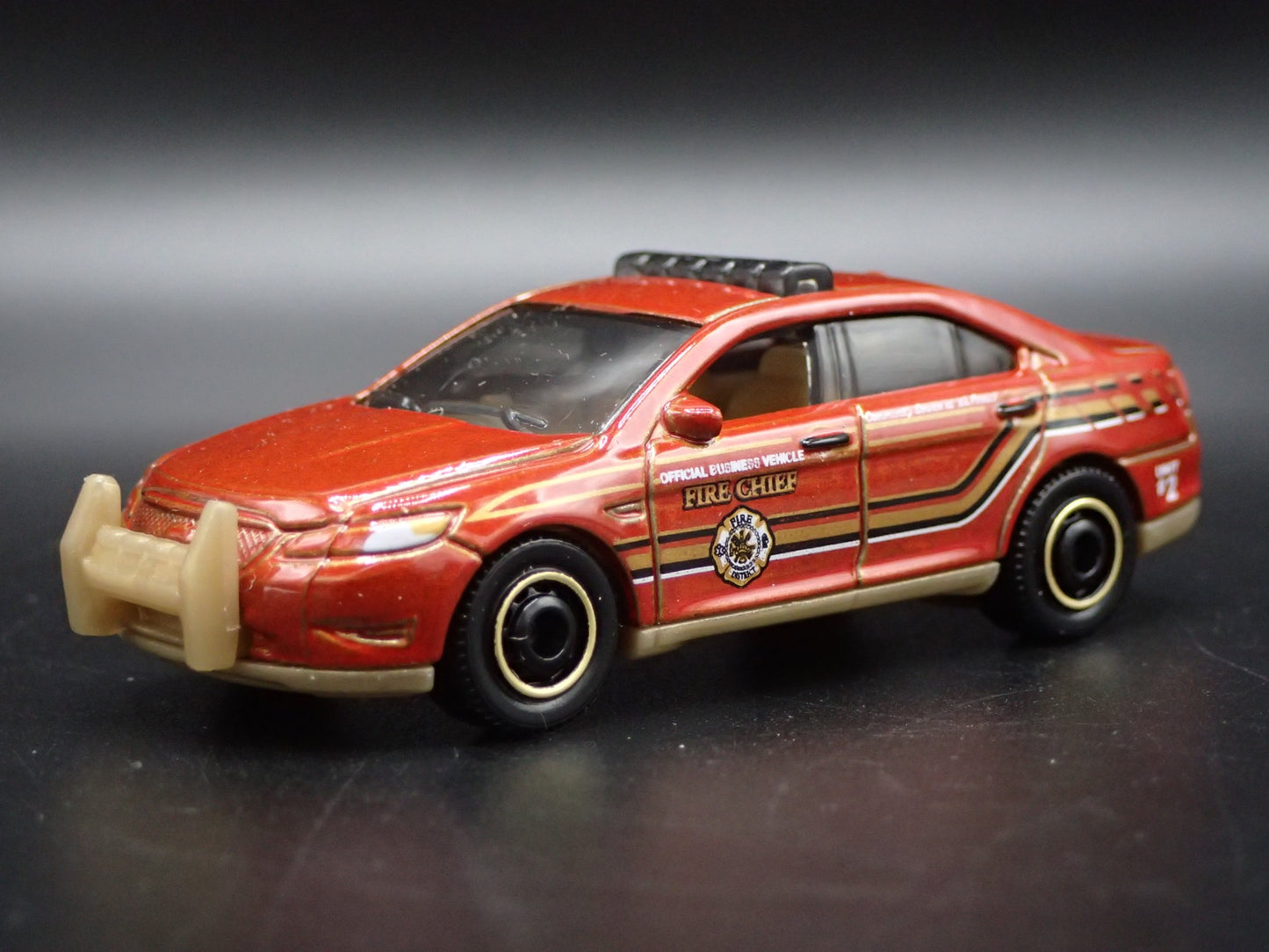 FORD POLICE INTERCEPTOR FIRE CHIEF RED 1/64 MB SCALE DIECAST DIORAMA MODEL CAR