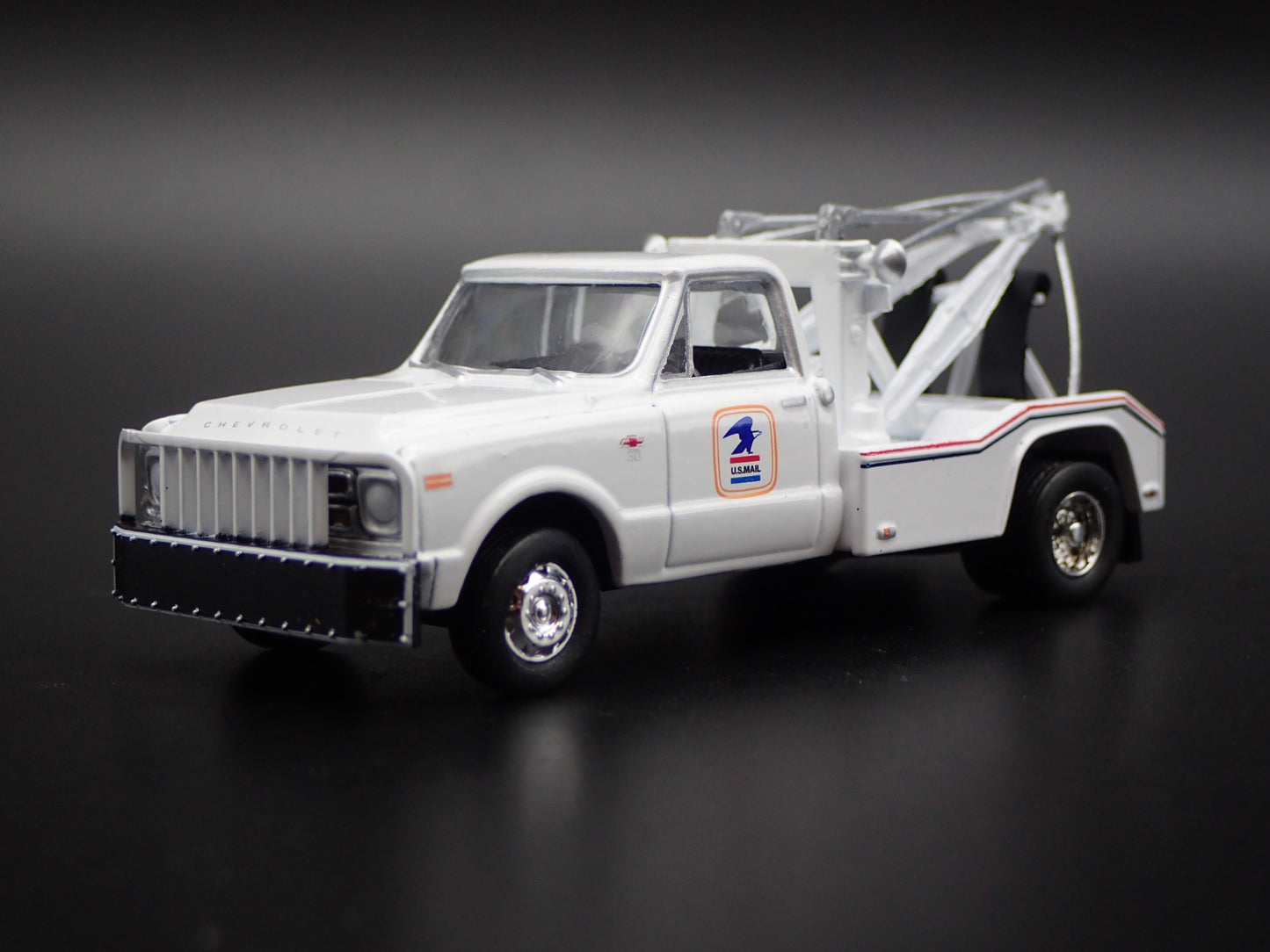 1968 68 CHEVROLET C30 DUALLY WRECKER TOW TRUCK USPS 1:64 SCALE DIECAST MODEL CAR