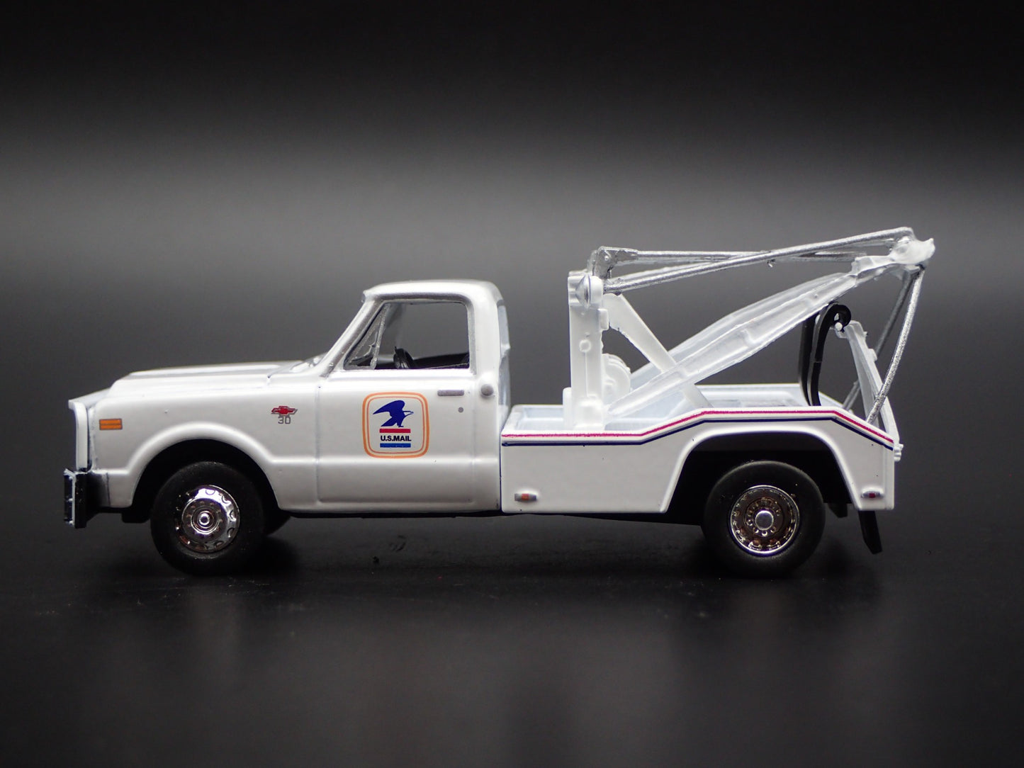 1968 68 CHEVROLET C30 DUALLY WRECKER TOW TRUCK USPS 1:64 SCALE DIECAST MODEL CAR