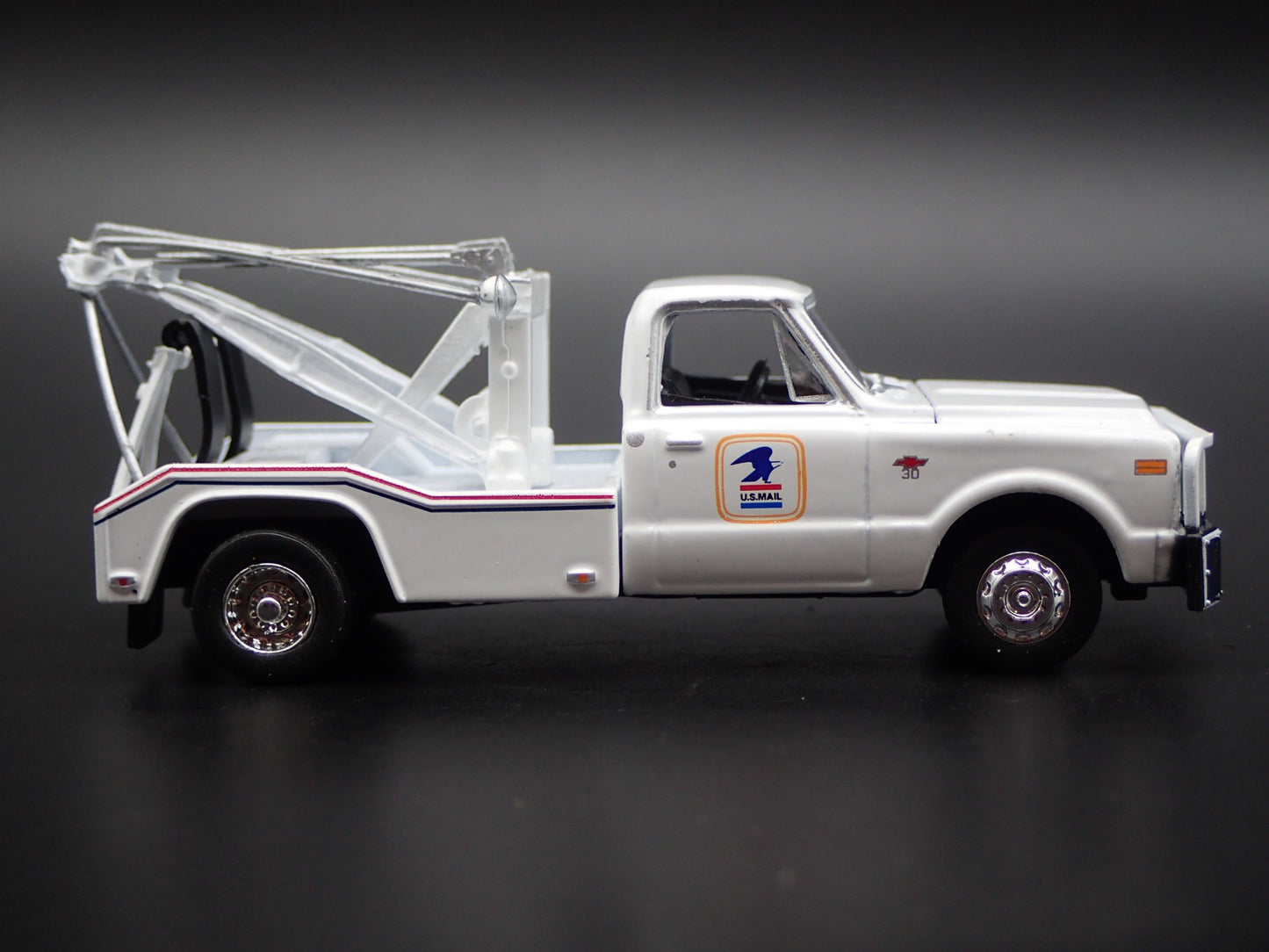 1968 68 CHEVROLET C30 DUALLY WRECKER TOW TRUCK USPS 1:64 SCALE DIECAST MODEL CAR