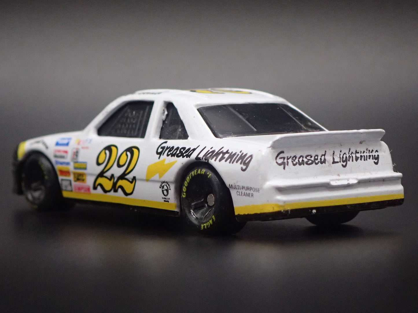 1992 92 OLDSMOBILE CUTLASS 22 ED BERRIER NASCAR 1:64 SCALE COLLECTIBLE DIECAST CAR