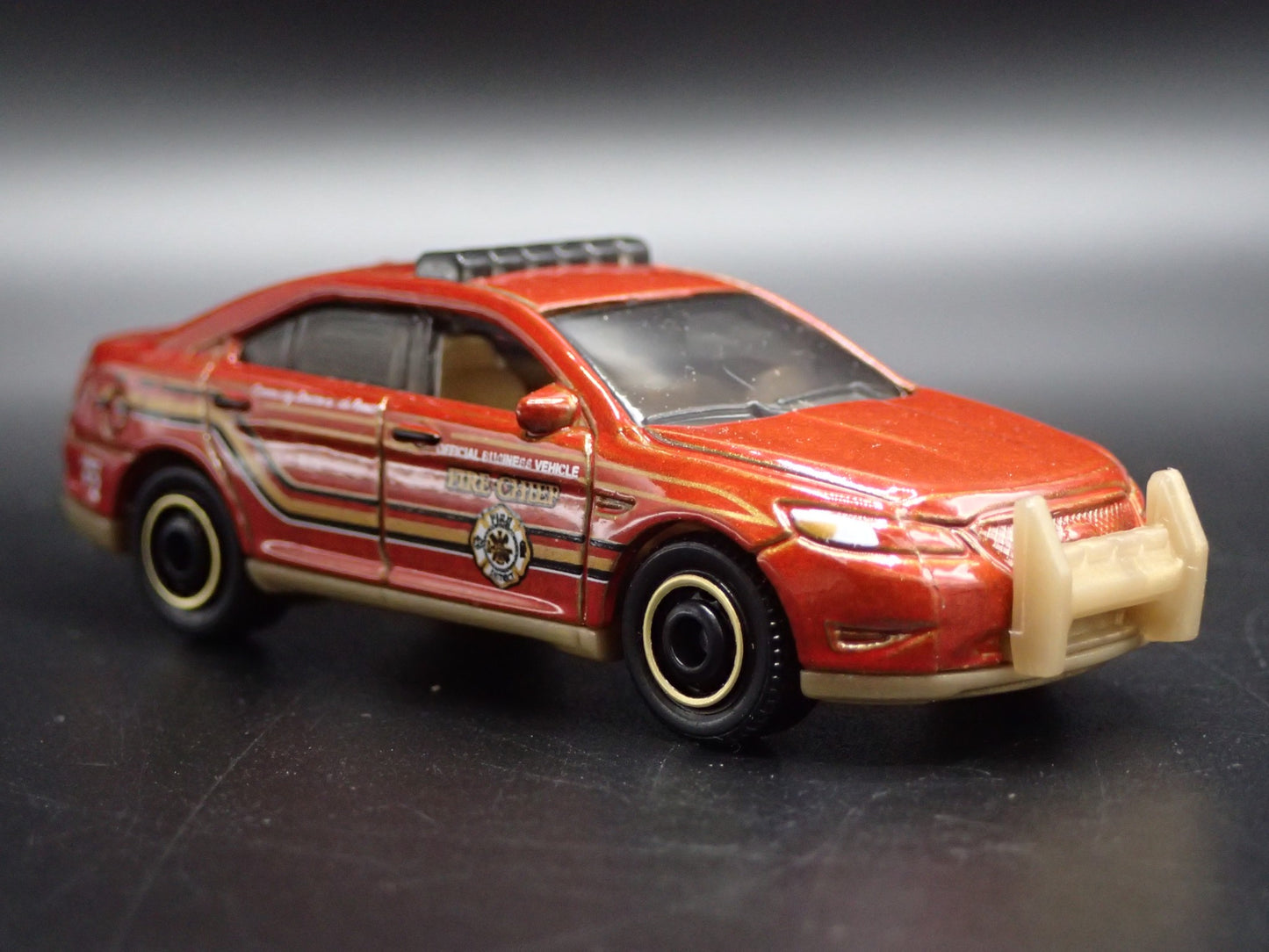 FORD POLICE INTERCEPTOR FIRE CHIEF RED 1/64 MB SCALE DIECAST DIORAMA MODEL CAR