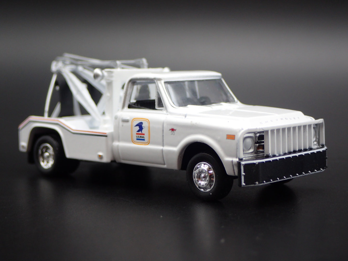 1968 68 CHEVROLET C30 DUALLY WRECKER TOW TRUCK USPS 1:64 SCALE DIECAST MODEL CAR