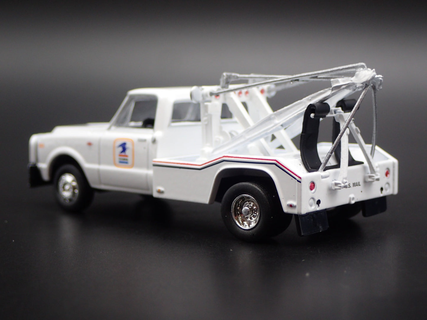1968 68 CHEVROLET C30 DUALLY WRECKER TOW TRUCK USPS 1:64 SCALE DIECAST MODEL CAR