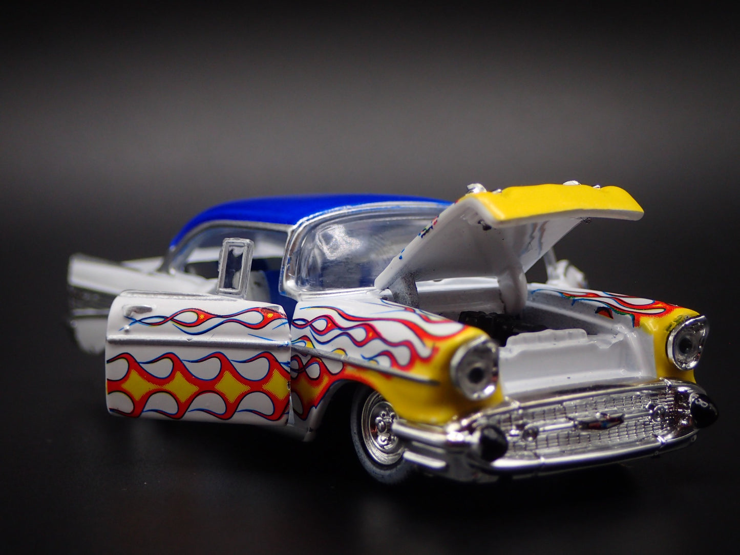 1957 57 CHEVY CHEVROLET BEL AIR WHITE 1:64 SCALE COLLECTIBLE DIECAST MODEL CAR