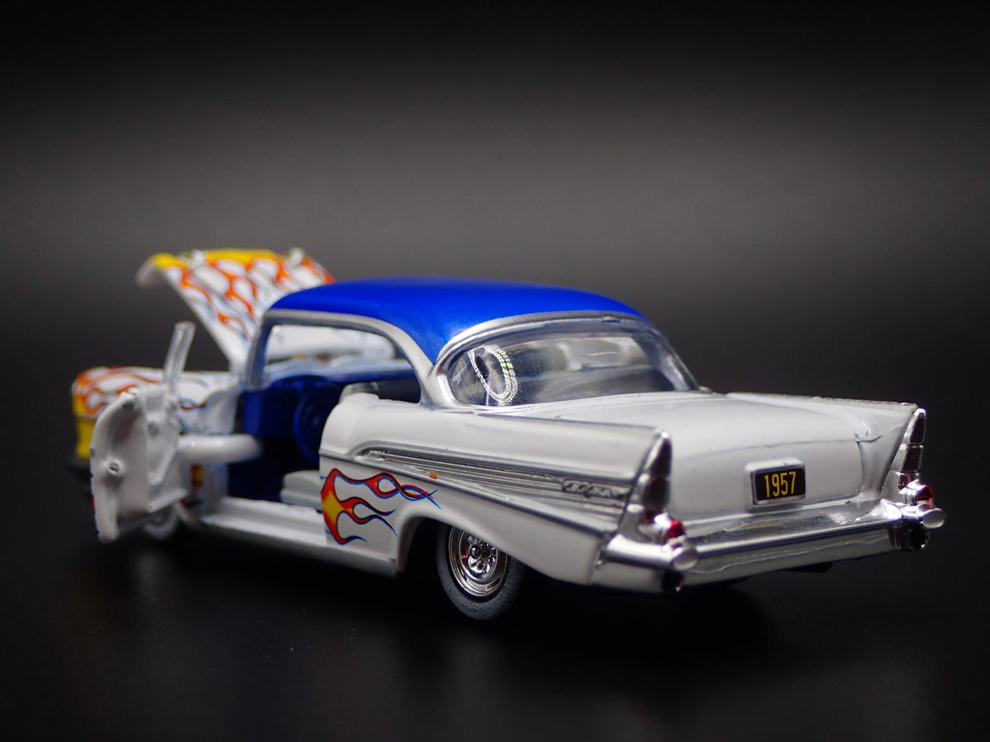 1957 57 CHEVY CHEVROLET BEL AIR WHITE 1:64 SCALE COLLECTIBLE DIECAST MODEL CAR
