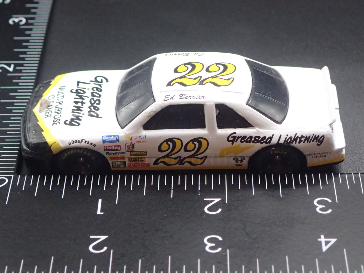 1992 92 OLDSMOBILE CUTLASS 22 ED BERRIER NASCAR 1:64 SCALE COLLECTIBLE DIECAST CAR