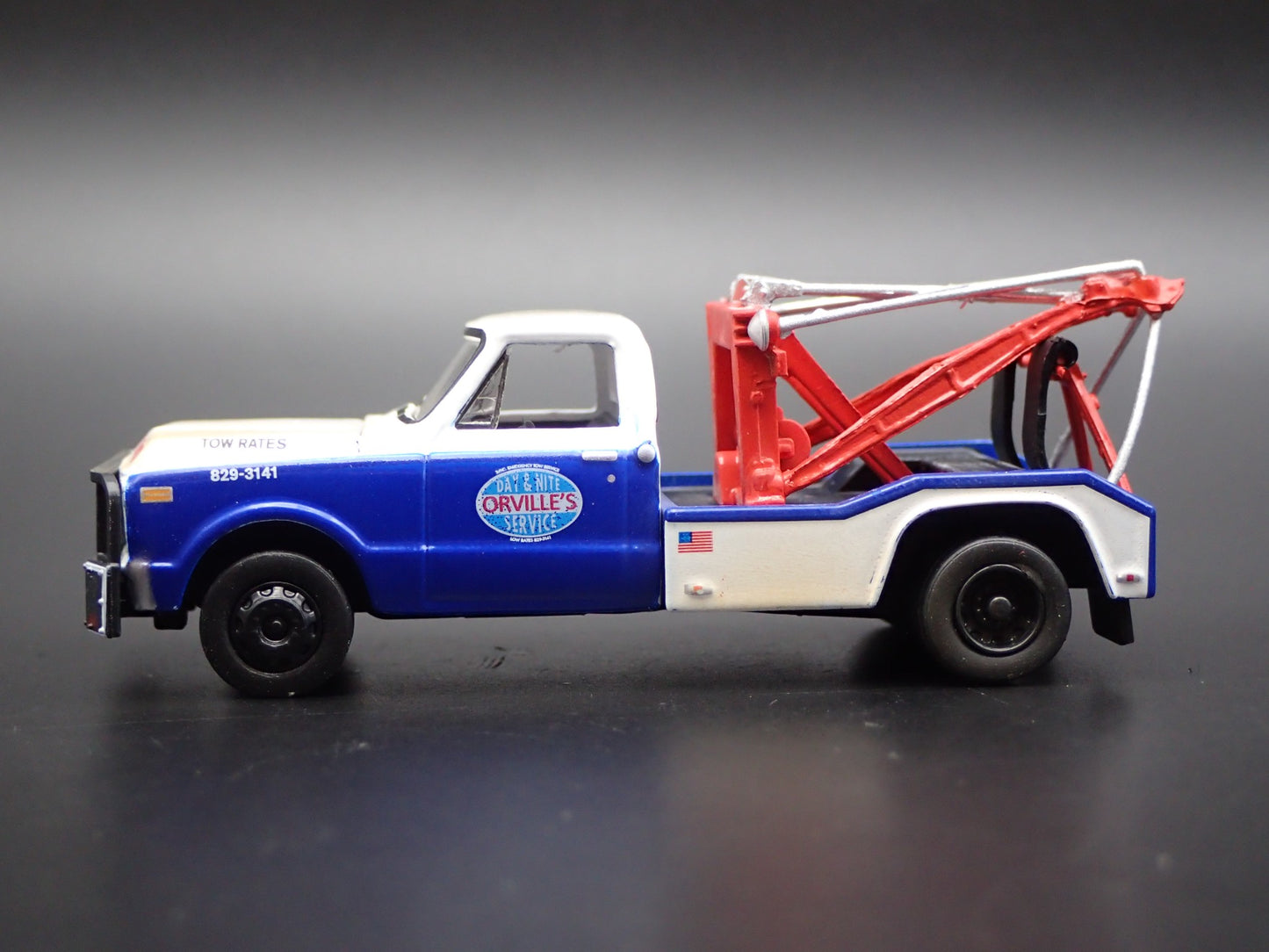 1969 CHEVY CHEVROLET C30 DUALLY WRECKER DUKES OF HAZZARD 1:64 DIECAST MODEL CAR