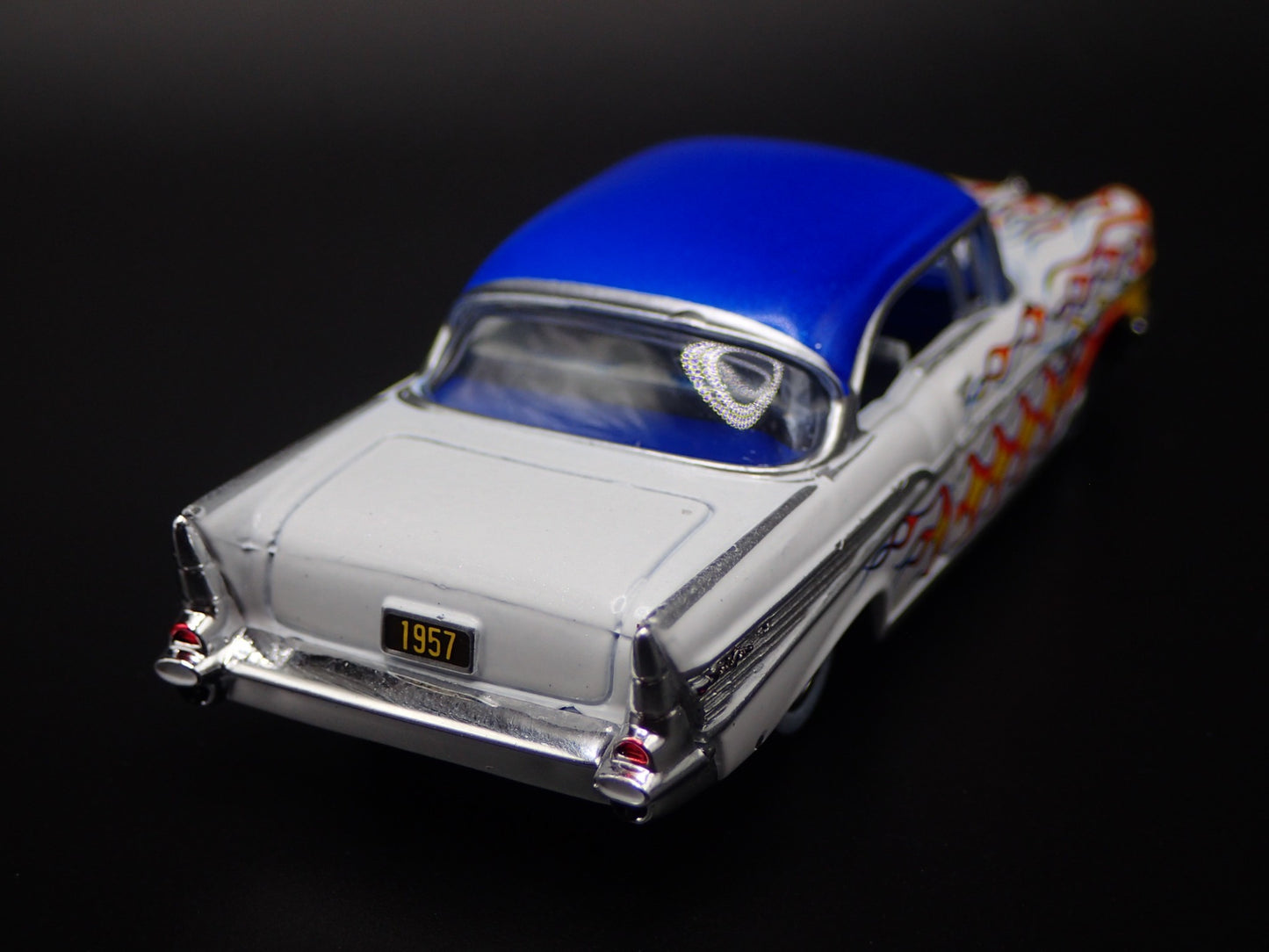 1957 57 CHEVY CHEVROLET BEL AIR WHITE 1:64 SCALE COLLECTIBLE DIECAST MODEL CAR
