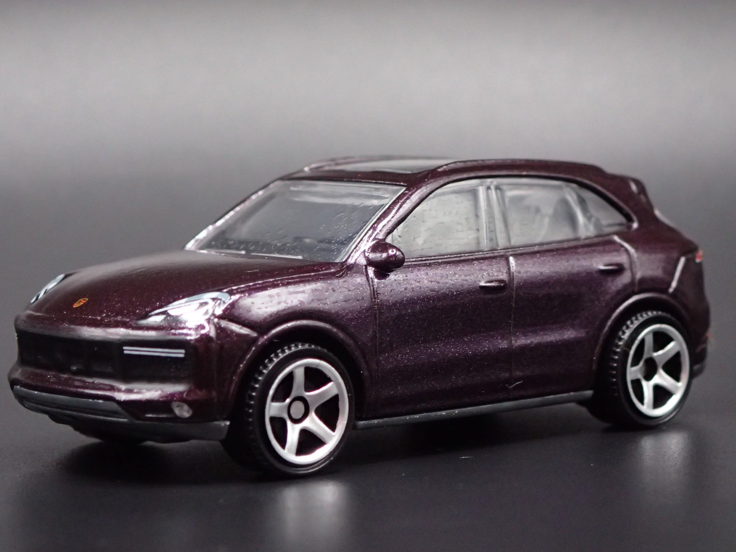 2018-2025 PORSCHE CAYENNE TURBO 1:64 SCALE COLLECTIBLE DIORAMA DIECAST MODEL CAR