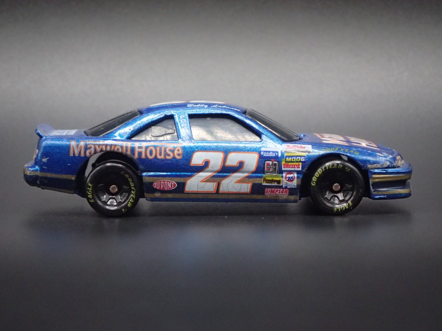 1994 94 PONTIAC GRAND PRIX 22 BOBBY LABONTE NASCAR 1:64 SCALE DIECAST MODEL CAR