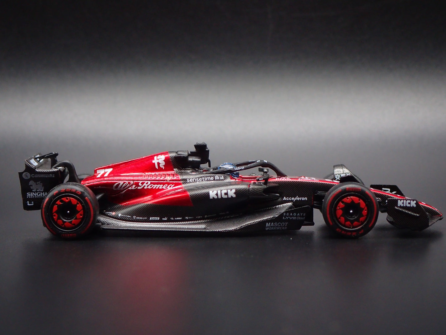 ALFA ROMEO 77 F1 VALTTERI BOTTAS 2023 TEAM KICK C43 1:64 SCALE DIECAST MODEL CAR