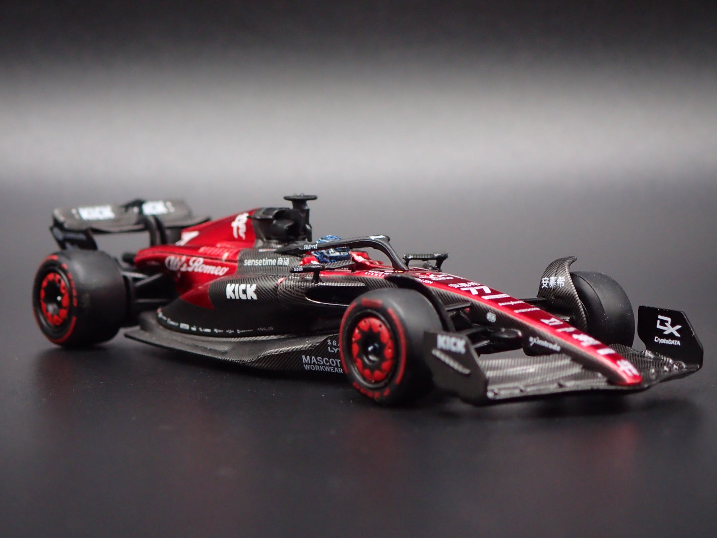 ALFA ROMEO 77 F1 VALTTERI BOTTAS 2023 TEAM KICK C43 1:64 SCALE DIECAST MODEL CAR