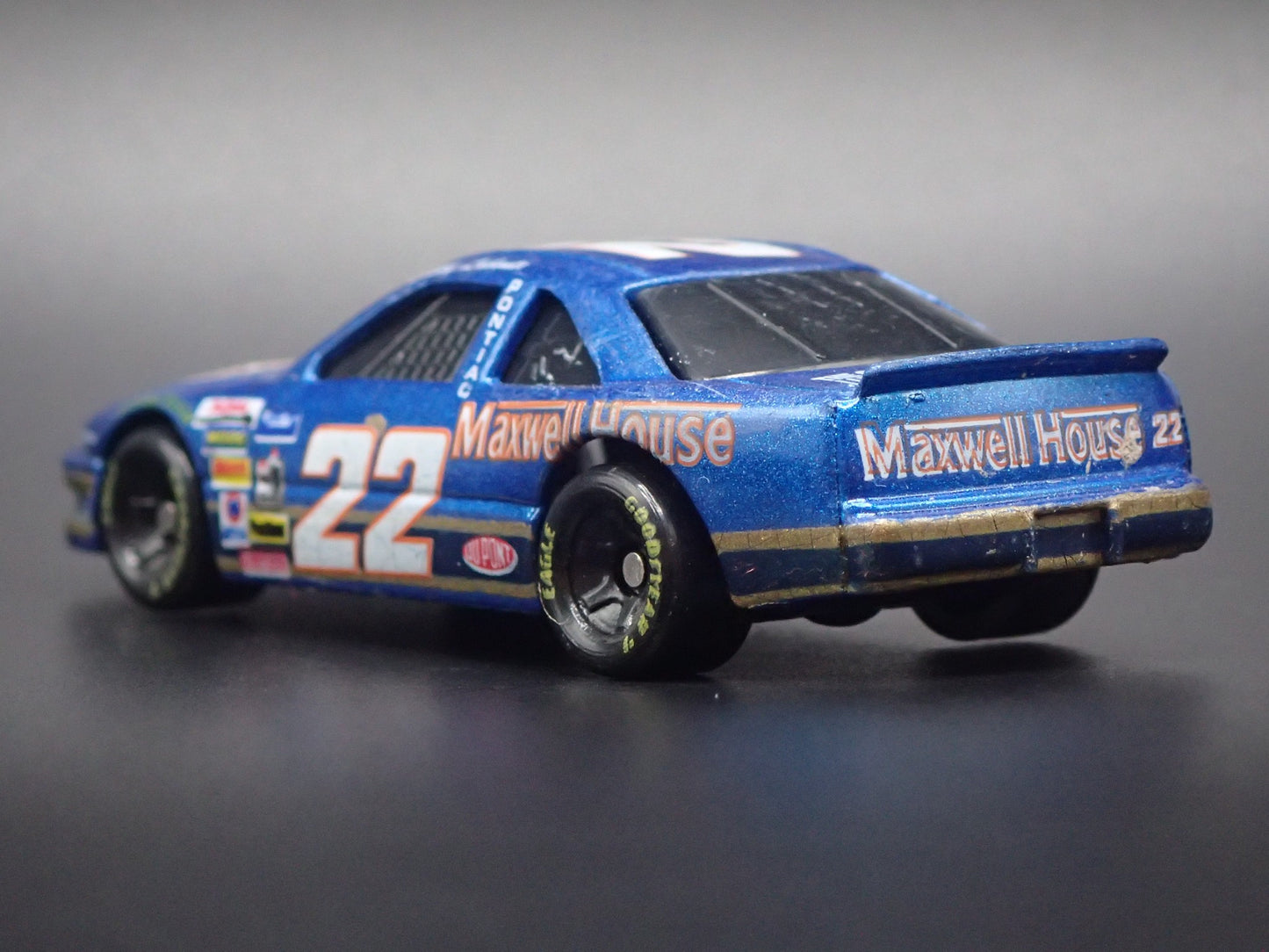 1994 94 PONTIAC GRAND PRIX 22 BOBBY LABONTE NASCAR 1:64 SCALE DIECAST MODEL CAR