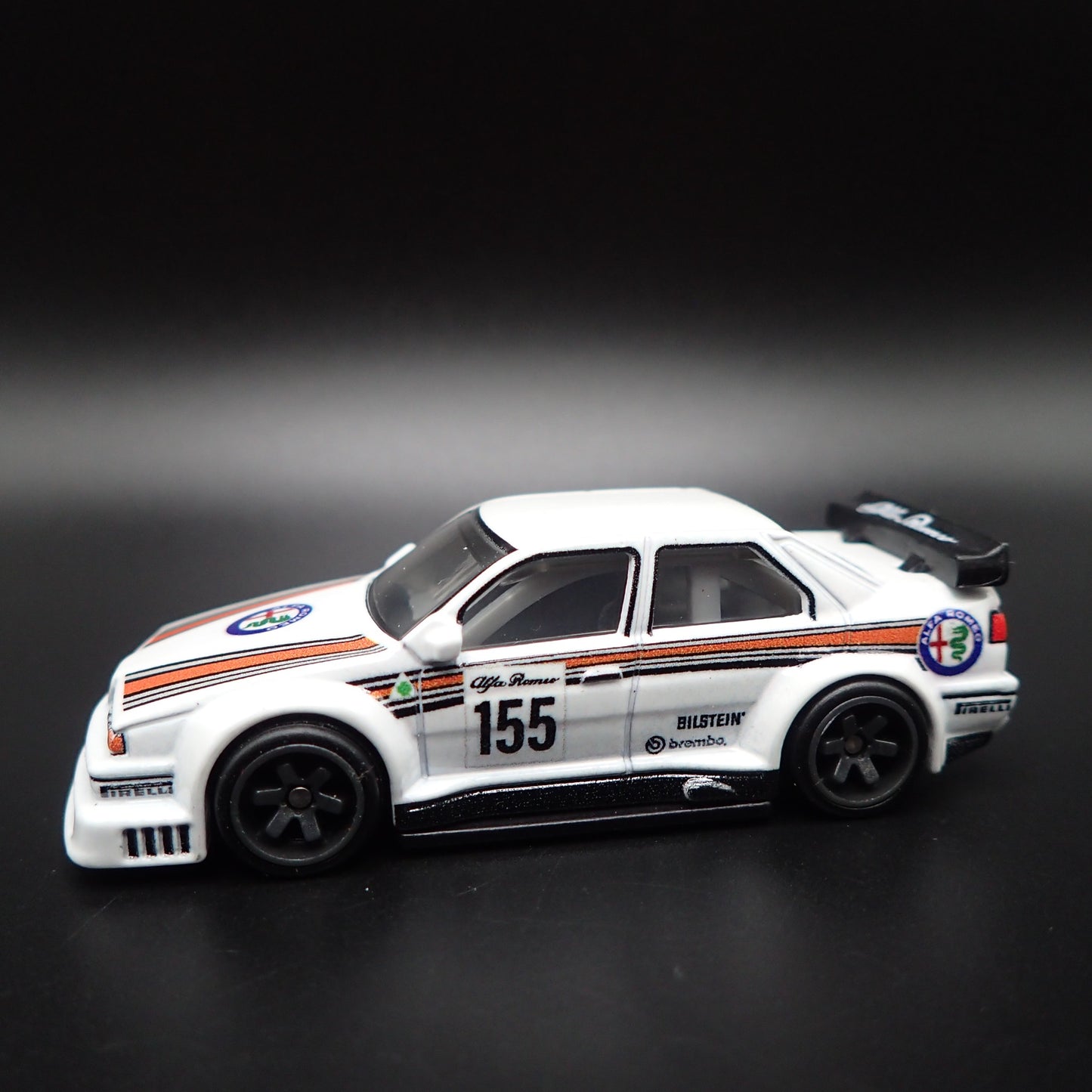 1993-1996 ALFA ROMEO 155 V6 Ti RACE CAR 1:64 SCALE DIORAMA DIECAST MODEL CAR