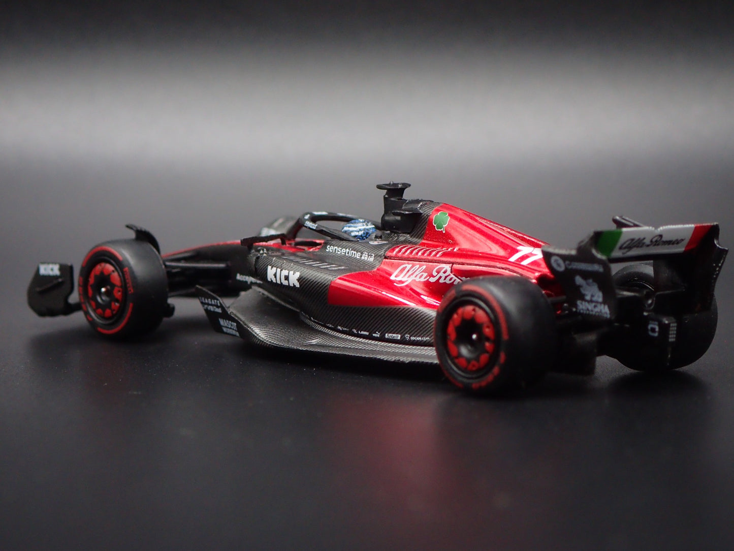 ALFA ROMEO 77 F1 VALTTERI BOTTAS 2023 TEAM KICK C43 1:64 SCALE DIECAST MODEL CAR