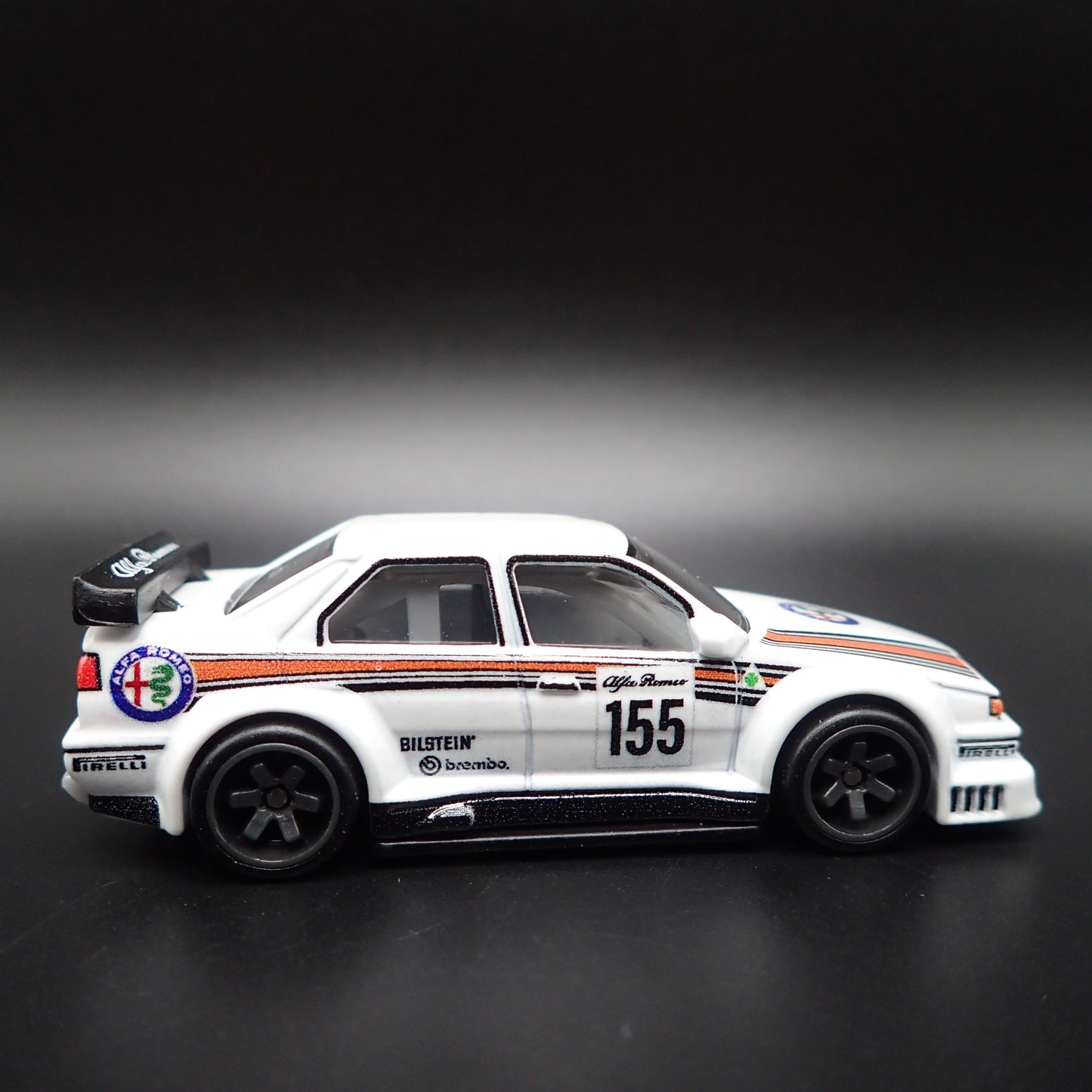 1993-1996 ALFA ROMEO 155 V6 Ti RACE CAR 1:64 SCALE DIORAMA DIECAST MODEL CAR