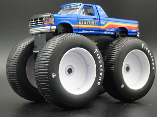 1996 96 FORD F250 MONSTER TRUCK BIGFOOT #7 1/64 SCALE DIORAMA DIECAST MODEL CAR