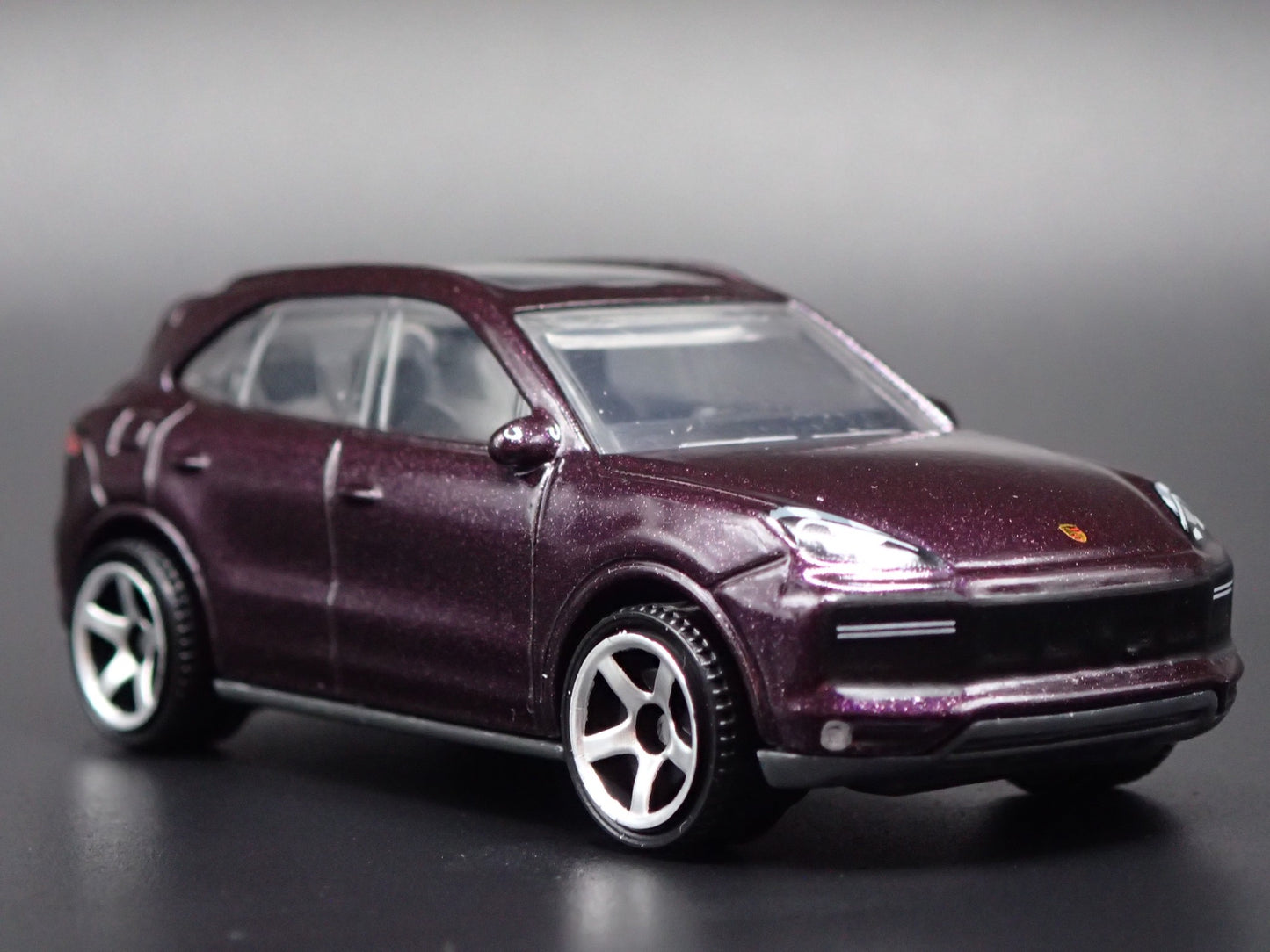 2018-2025 PORSCHE CAYENNE TURBO 1:64 SCALE COLLECTIBLE DIORAMA DIECAST MODEL CAR