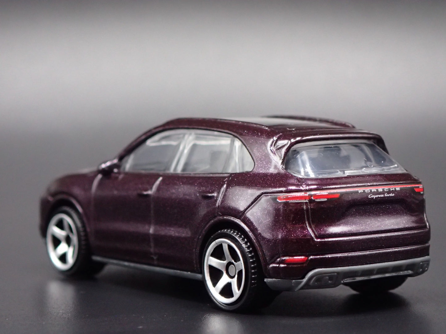 2018-2025 PORSCHE CAYENNE TURBO 1:64 SCALE COLLECTIBLE DIORAMA DIECAST MODEL CAR