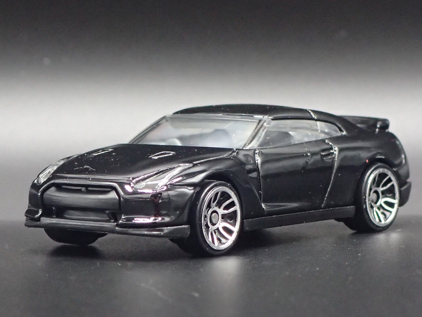 2007-2025 NISSAN GTR R35 SKYLINE BLACK RARE 1:64 SCALE DIORAMA DIECAST MODEL CAR